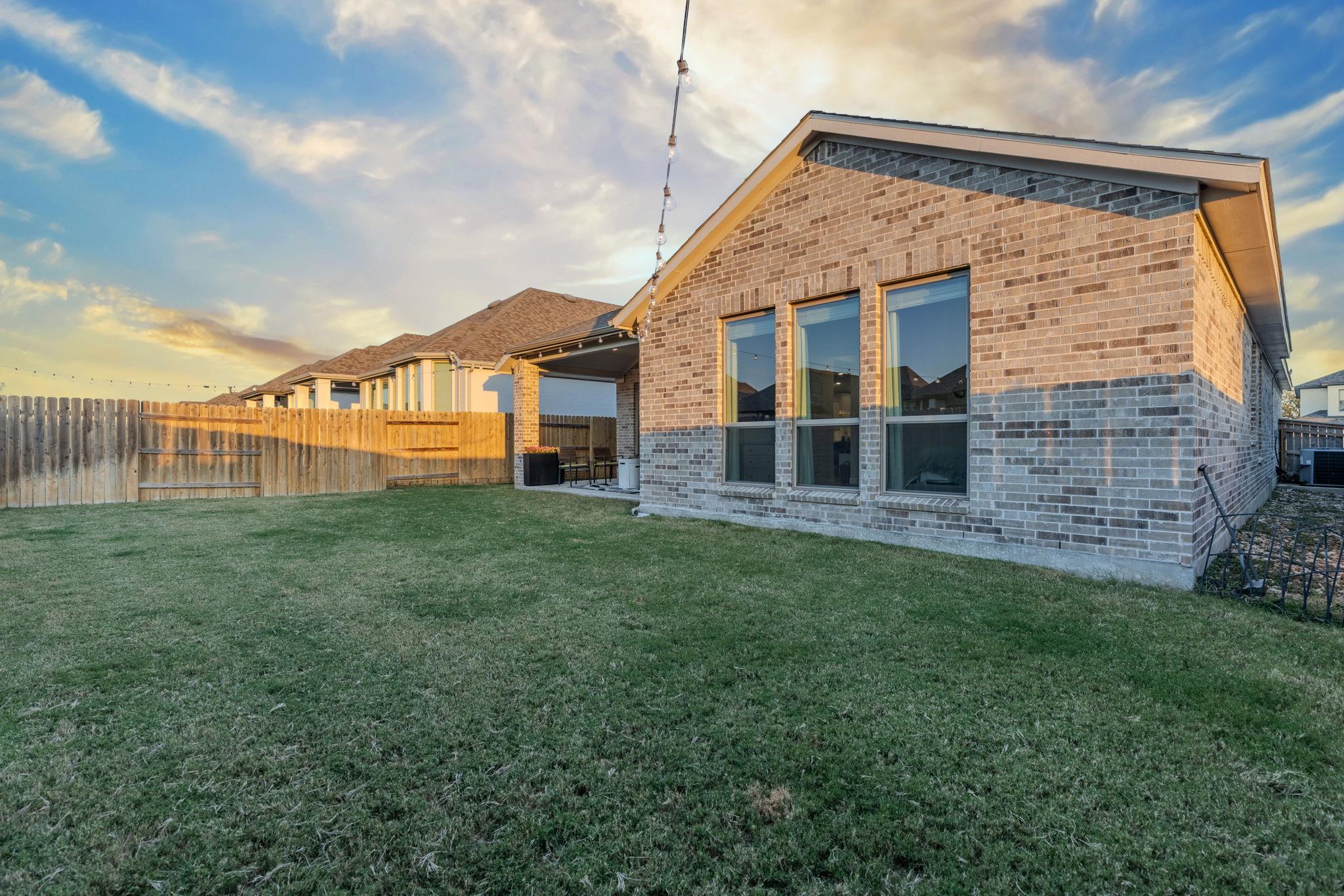 1909 Sir Nathaniel Ln, Leander, TX 78641