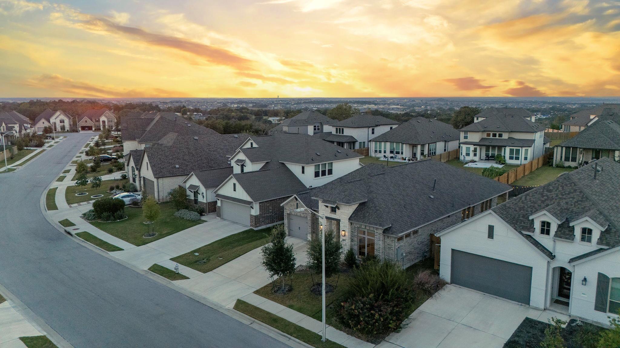 1909 Sir Nathaniel Ln, Leander, TX 78641