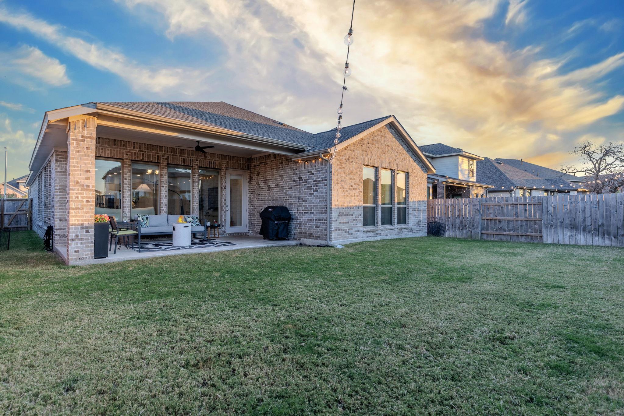 1909 Sir Nathaniel Ln, Leander, TX 78641