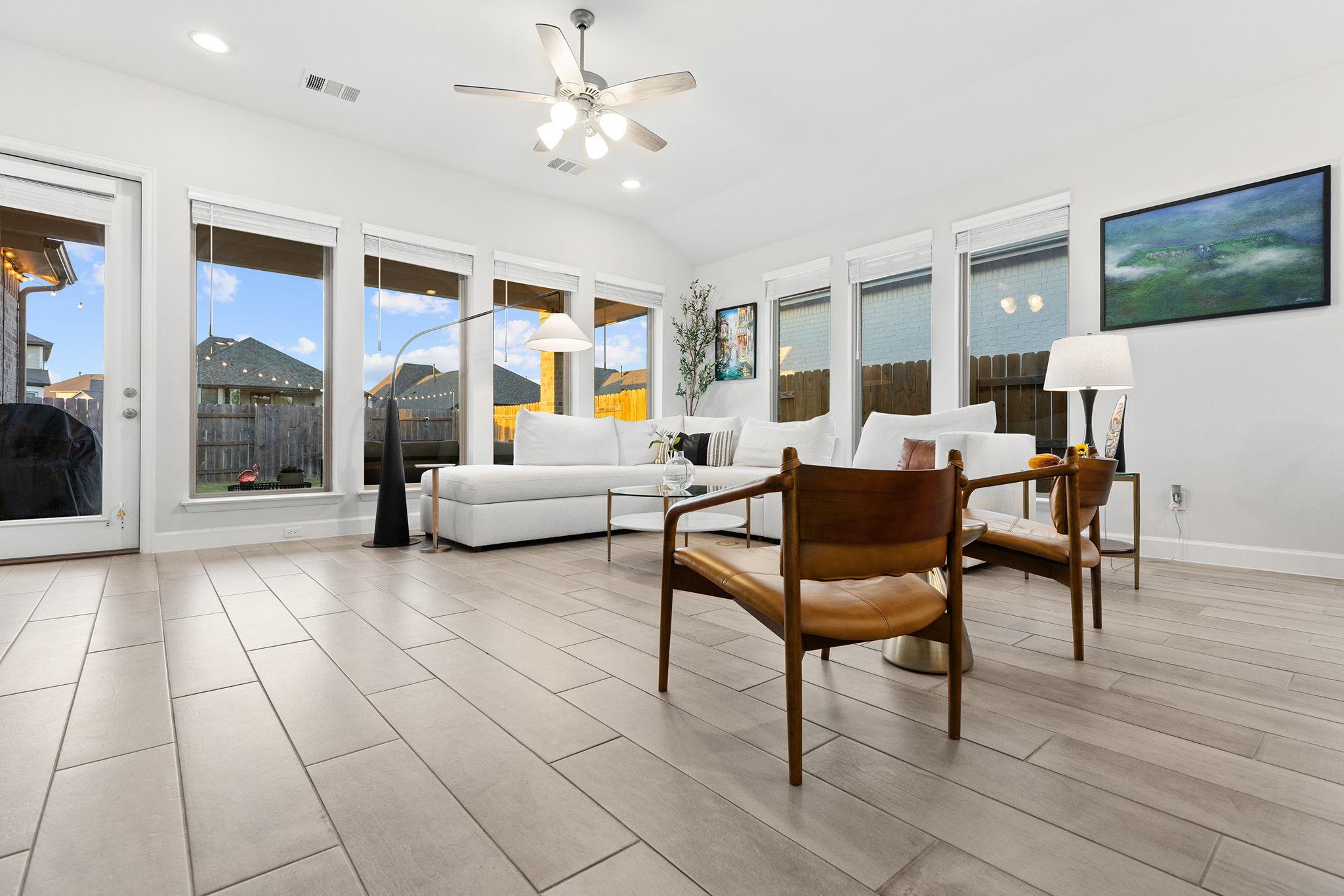 1909 Sir Nathaniel Ln, Leander, TX 78641