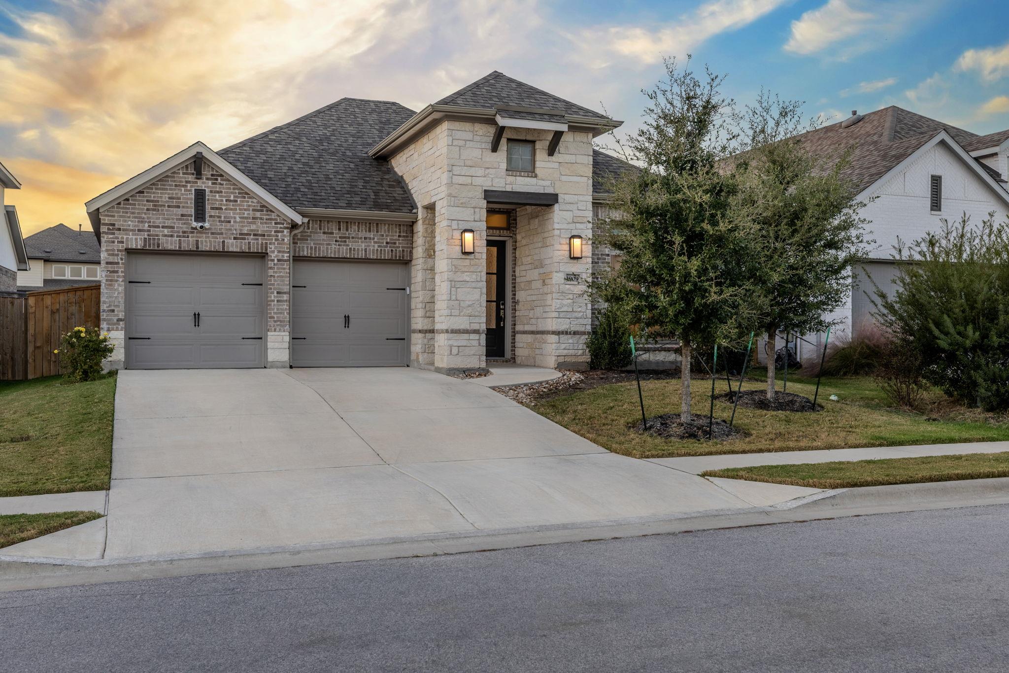 1909 Sir Nathaniel Ln, Leander, TX 78641