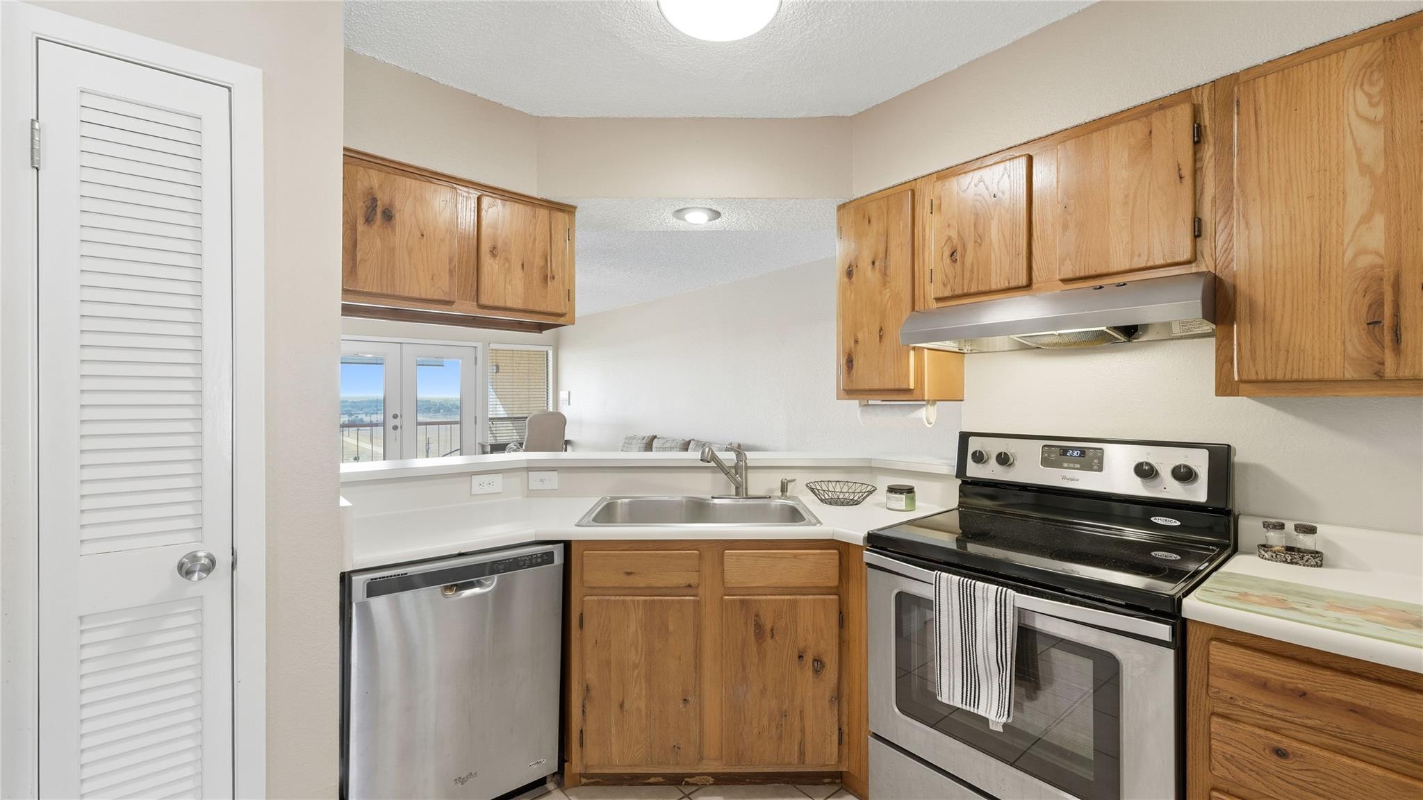 1226 Cougar Dr # 15, Canyon Lake, TX 78133