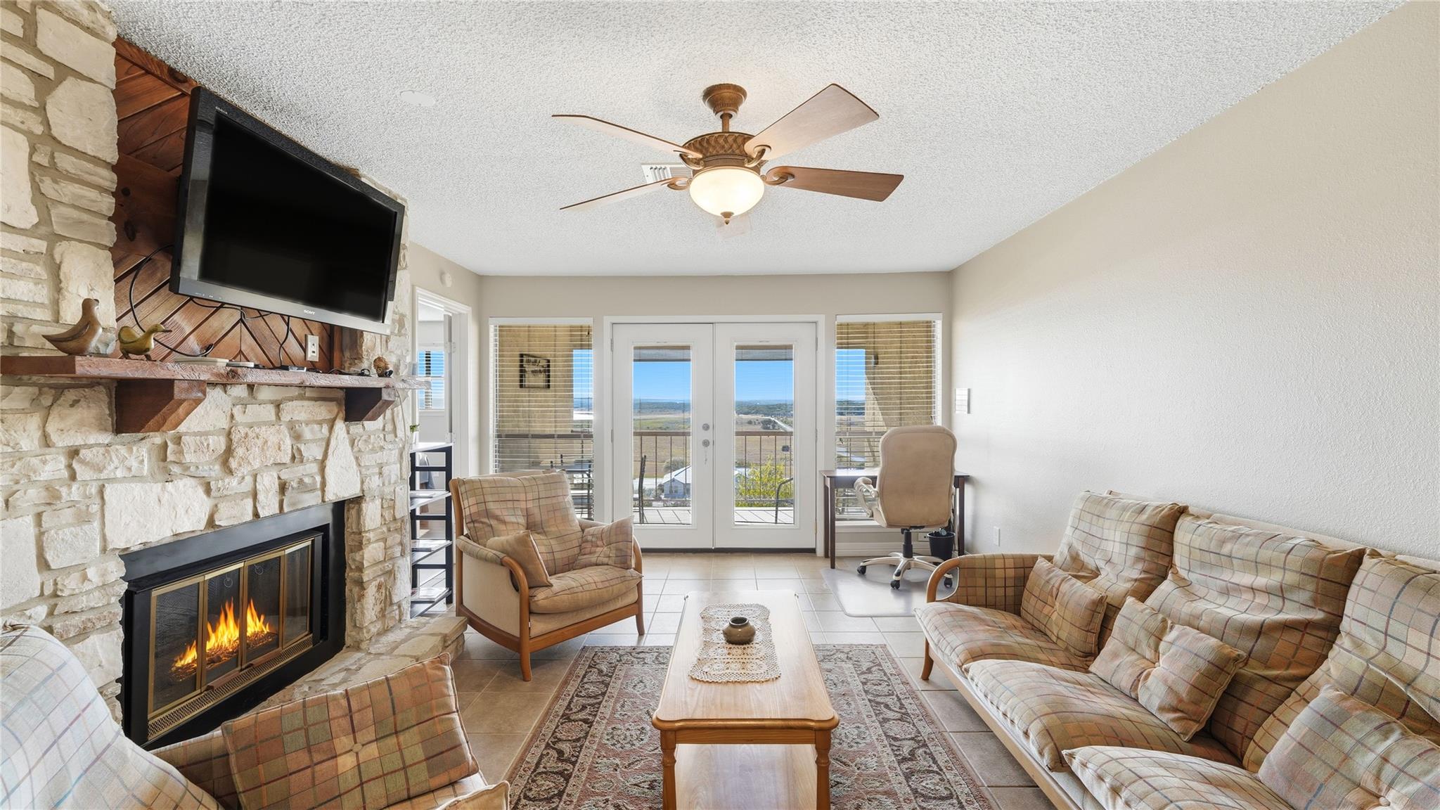 1226 Cougar Dr # 15, Canyon Lake, TX 78133