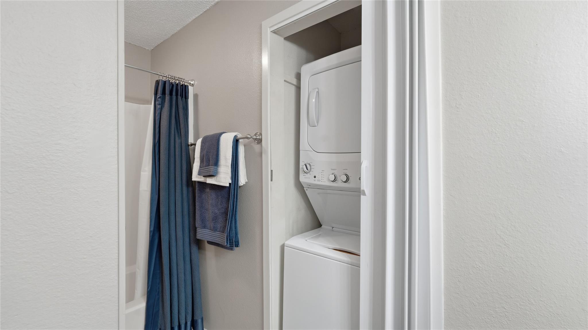 1226 Cougar Dr # 15, Canyon Lake, TX 78133