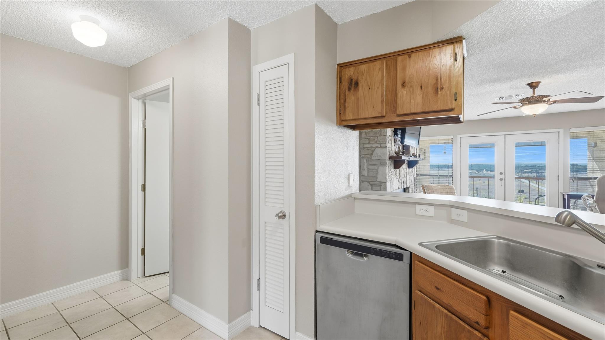 1226 Cougar Dr # 15, Canyon Lake, TX 78133