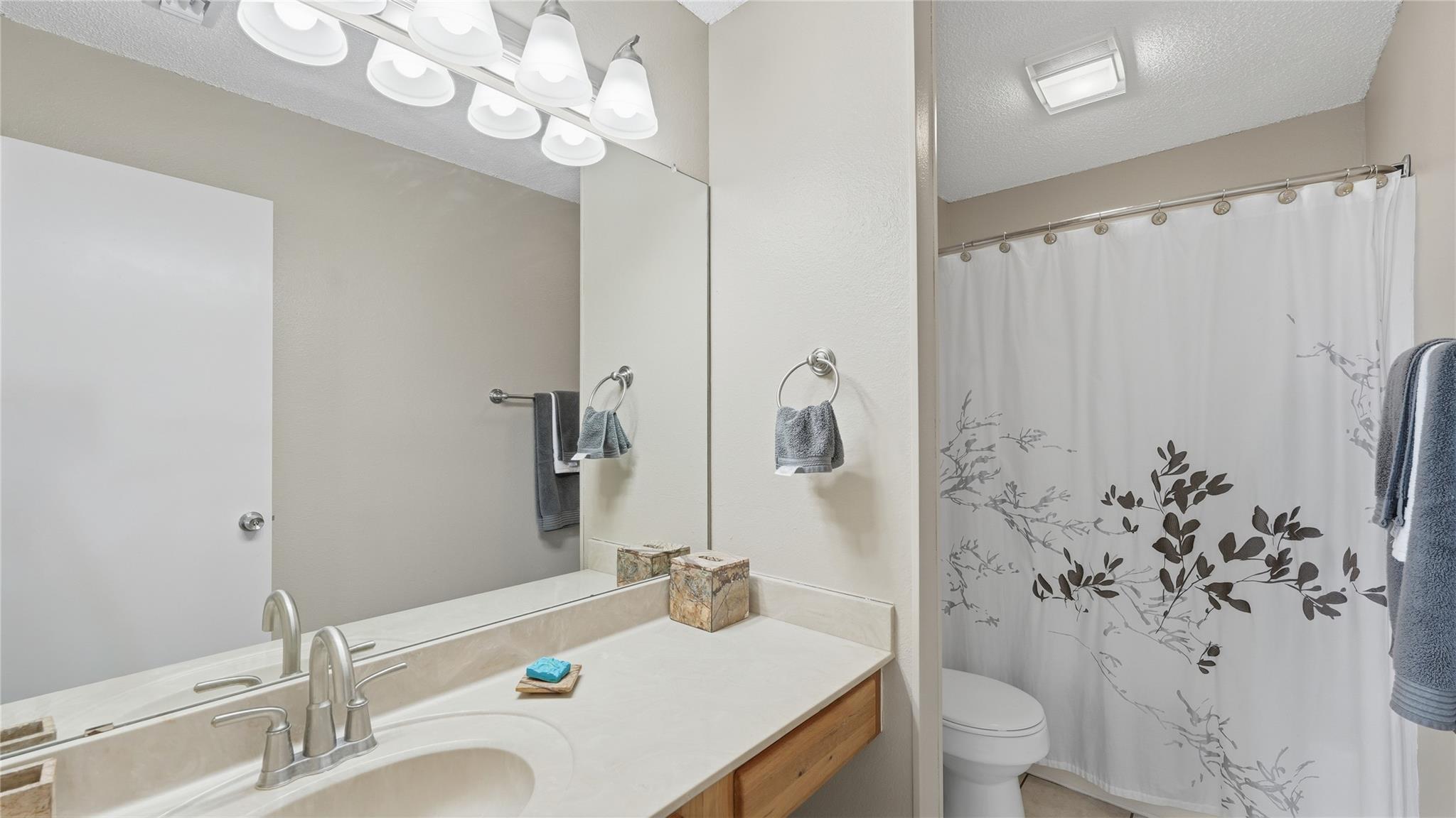 1226 Cougar Dr # 15, Canyon Lake, TX 78133