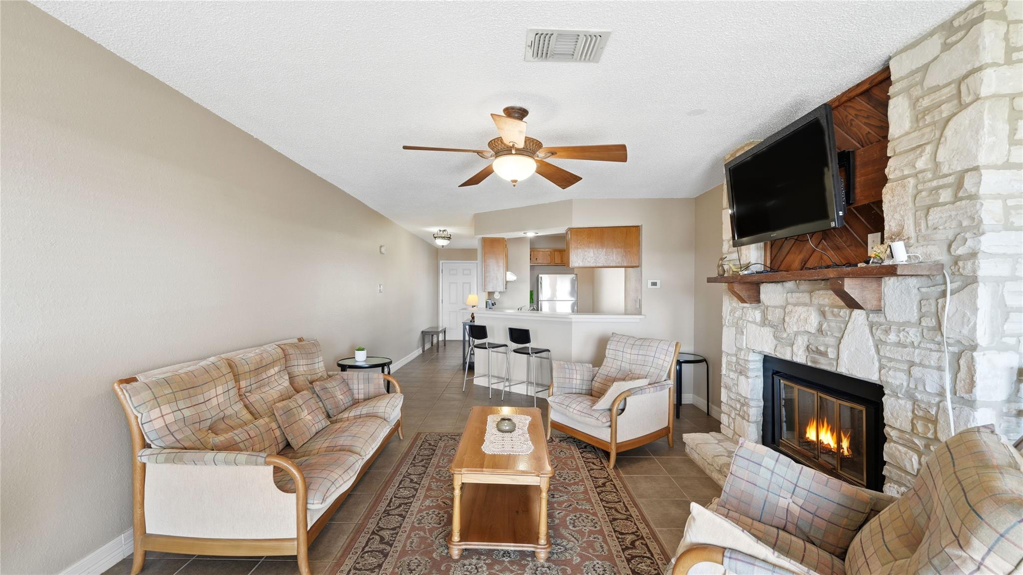 1226 Cougar Dr # 15, Canyon Lake, TX 78133