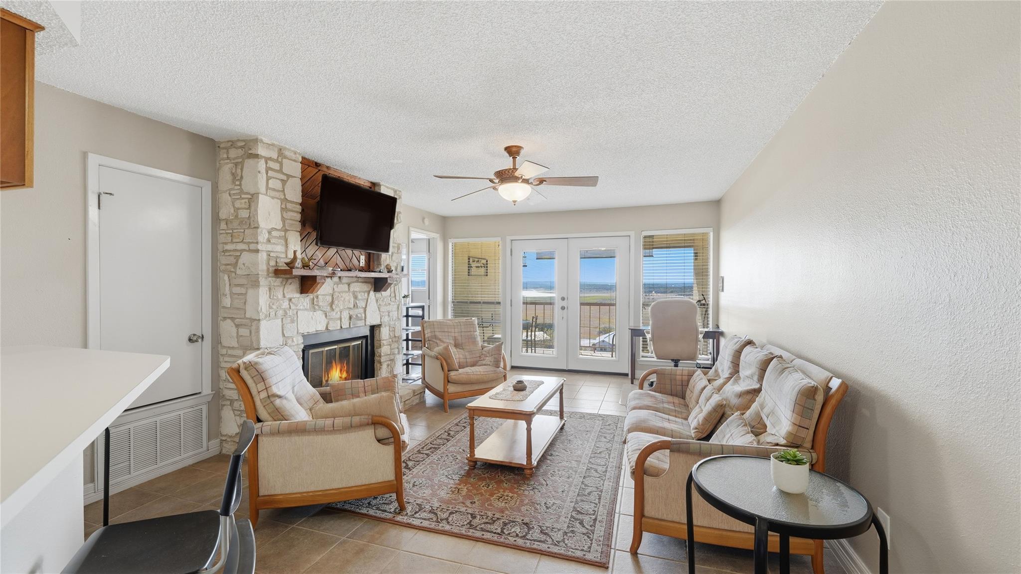 1226 Cougar Dr # 15, Canyon Lake, TX 78133