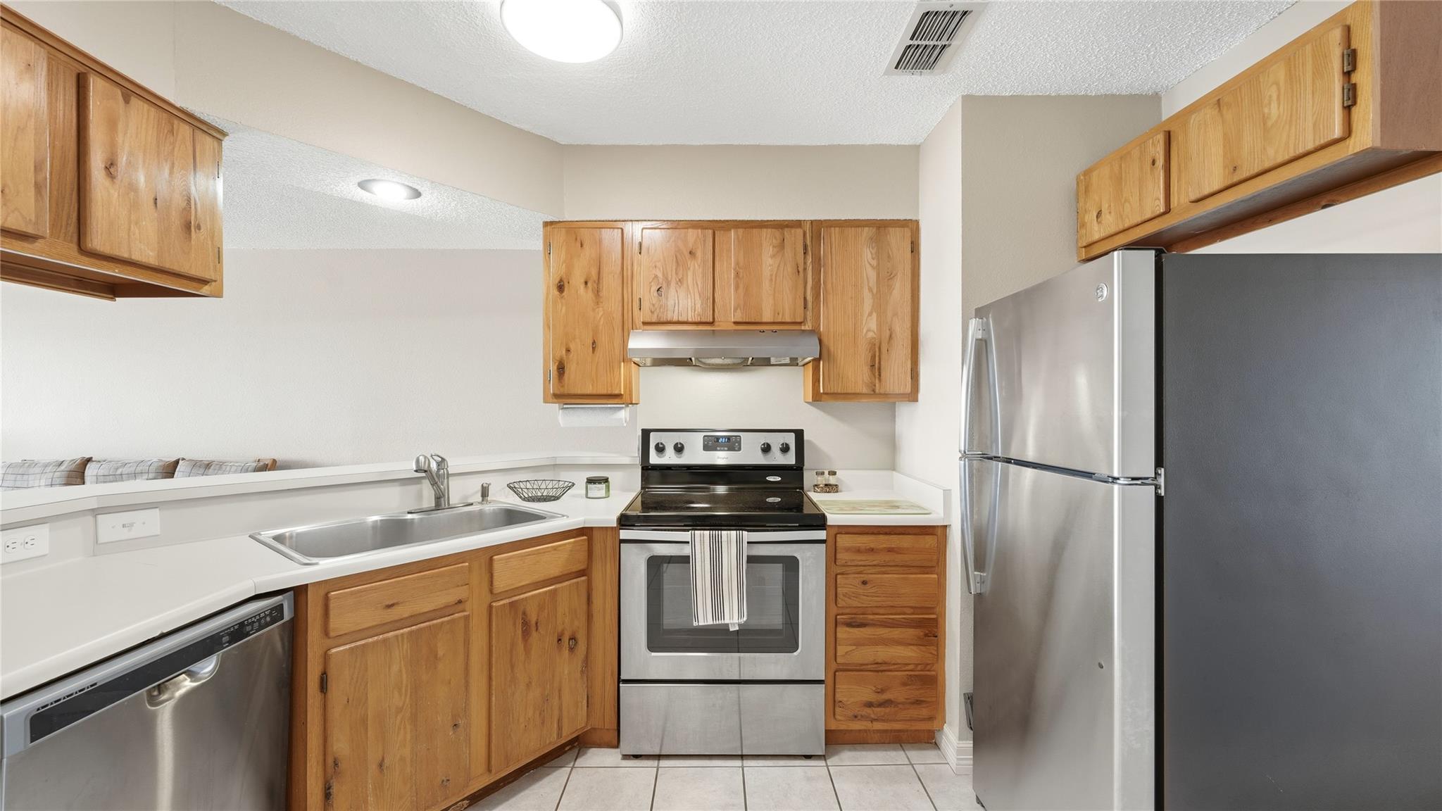 1226 Cougar Dr # 15, Canyon Lake, TX 78133