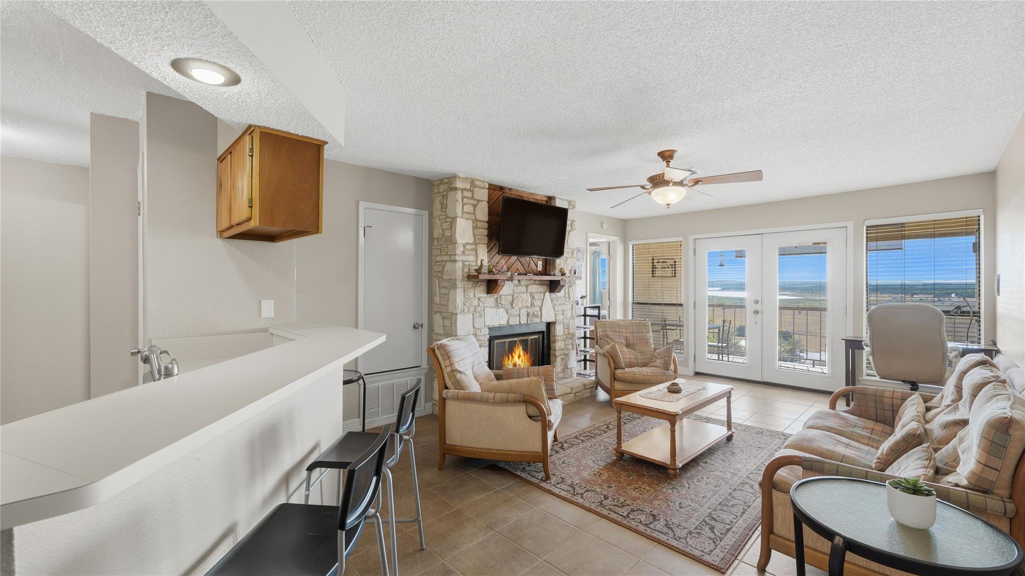 1226 Cougar Dr # 15, Canyon Lake, TX 78133