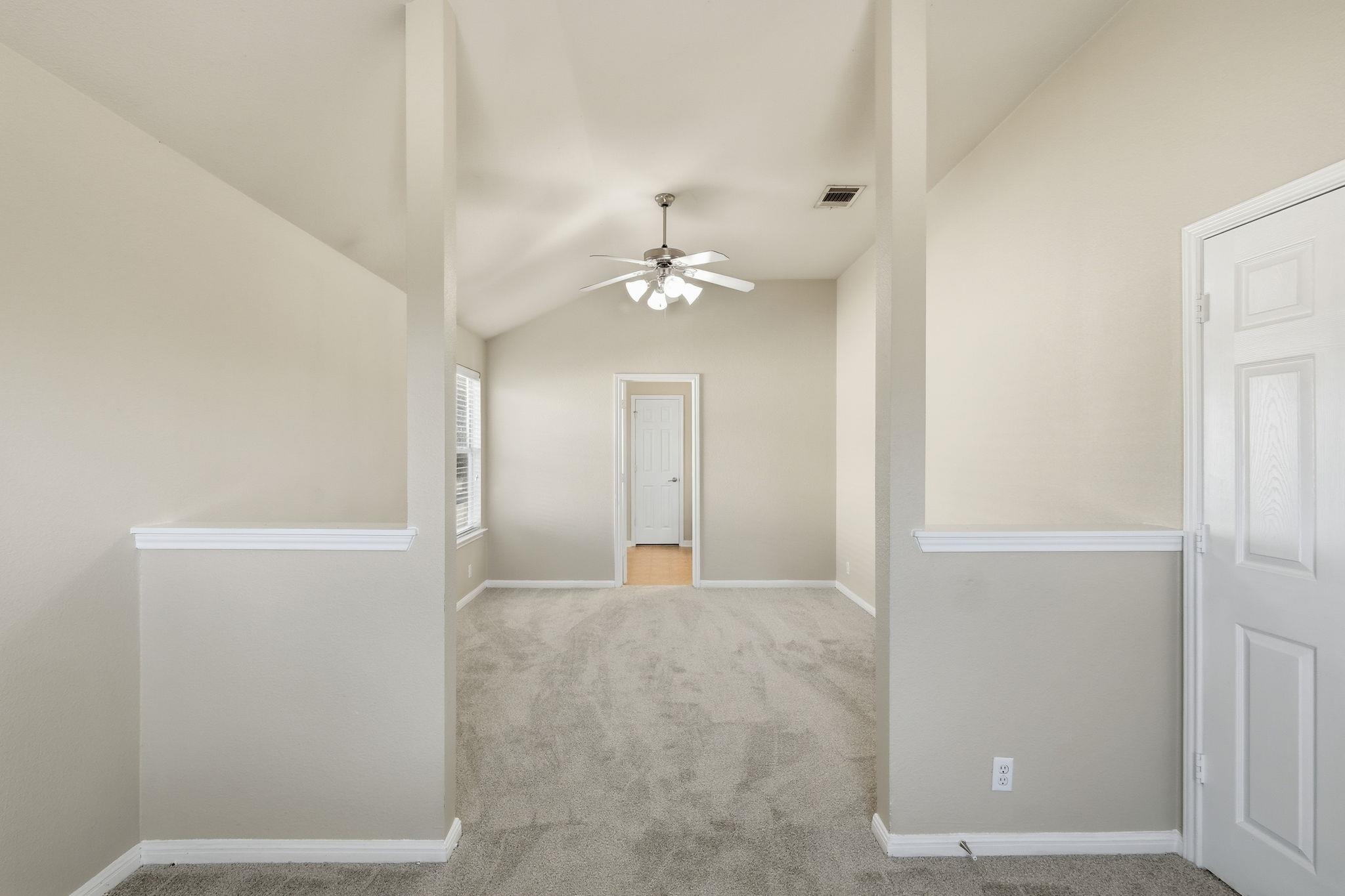 119 Bayliss St, Hutto, TX 78634