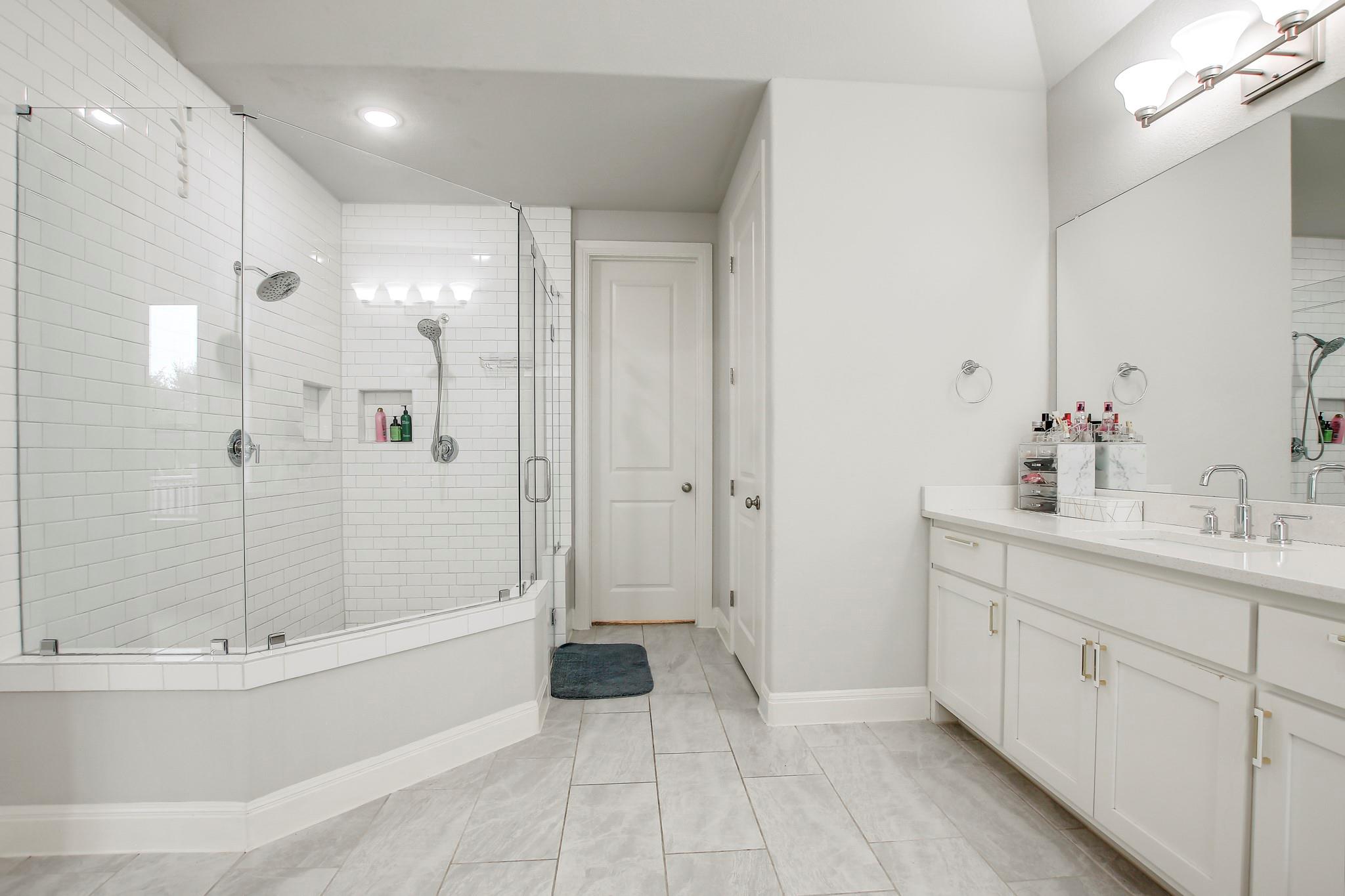 525 Houston Loop, Liberty Hill, TX 78642