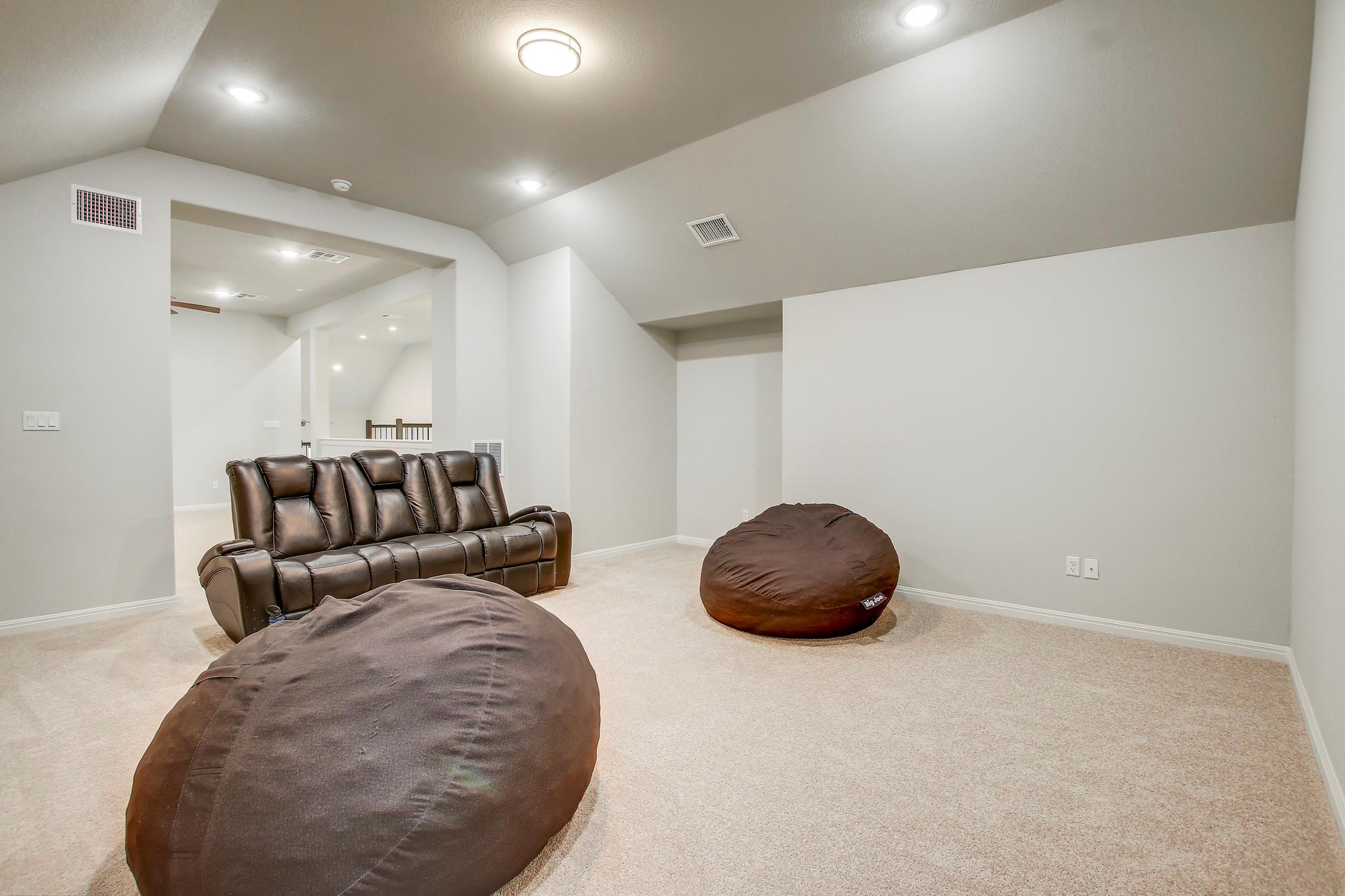 525 Houston Loop, Liberty Hill, TX 78642