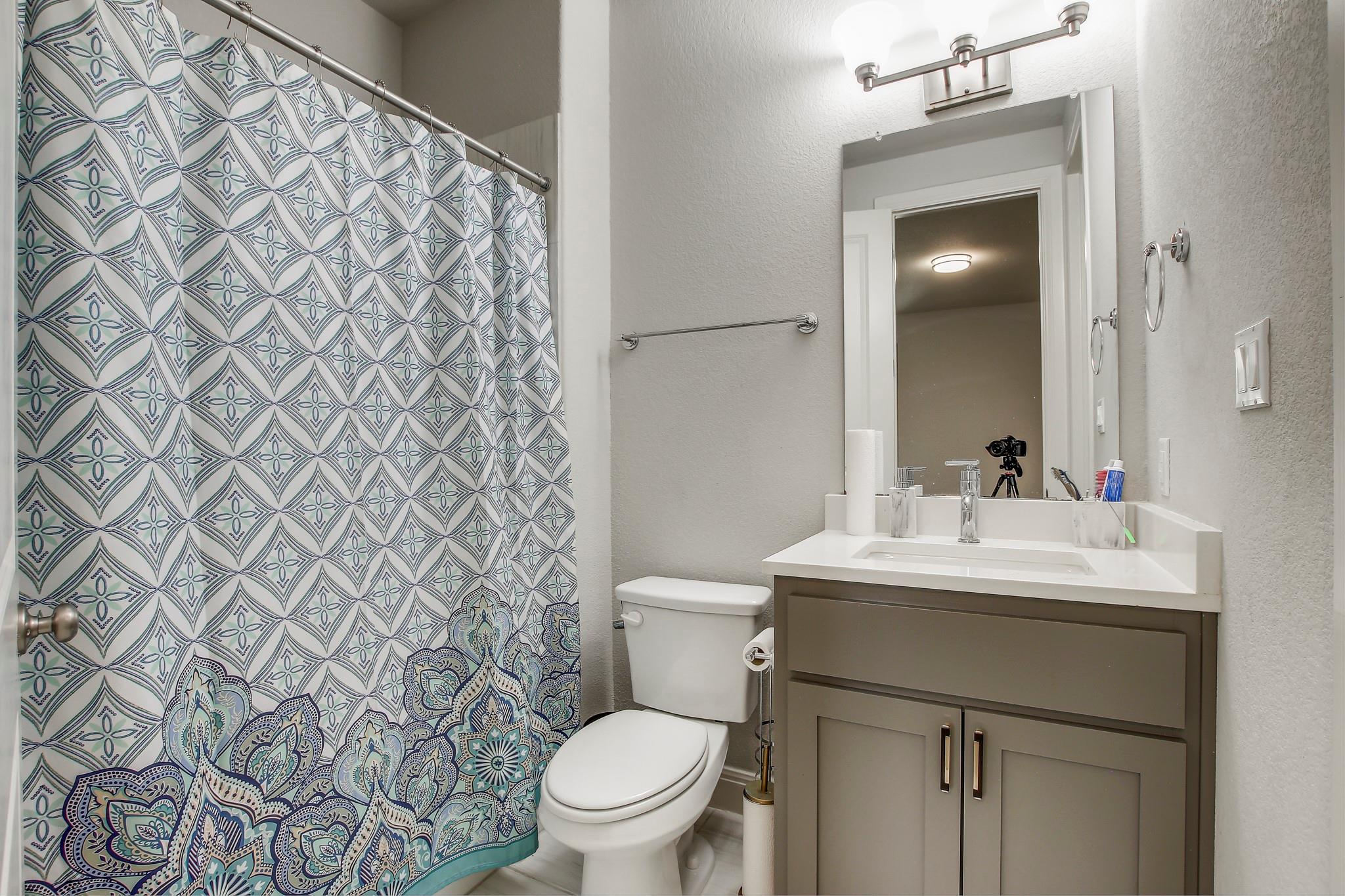 525 Houston Loop, Liberty Hill, TX 78642