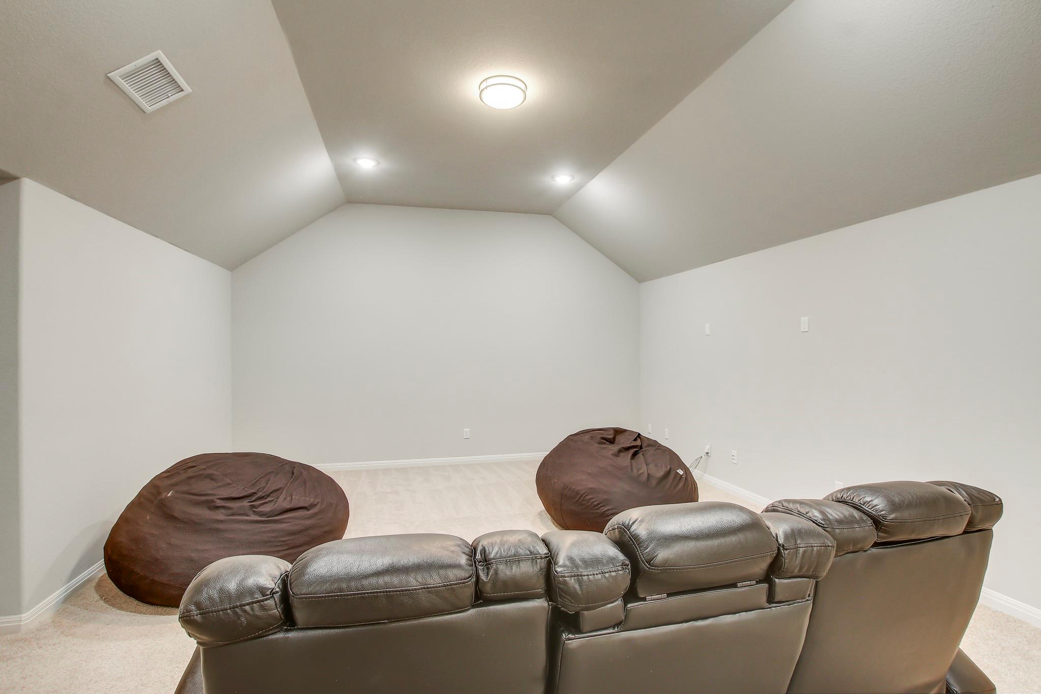 525 Houston Loop, Liberty Hill, TX 78642