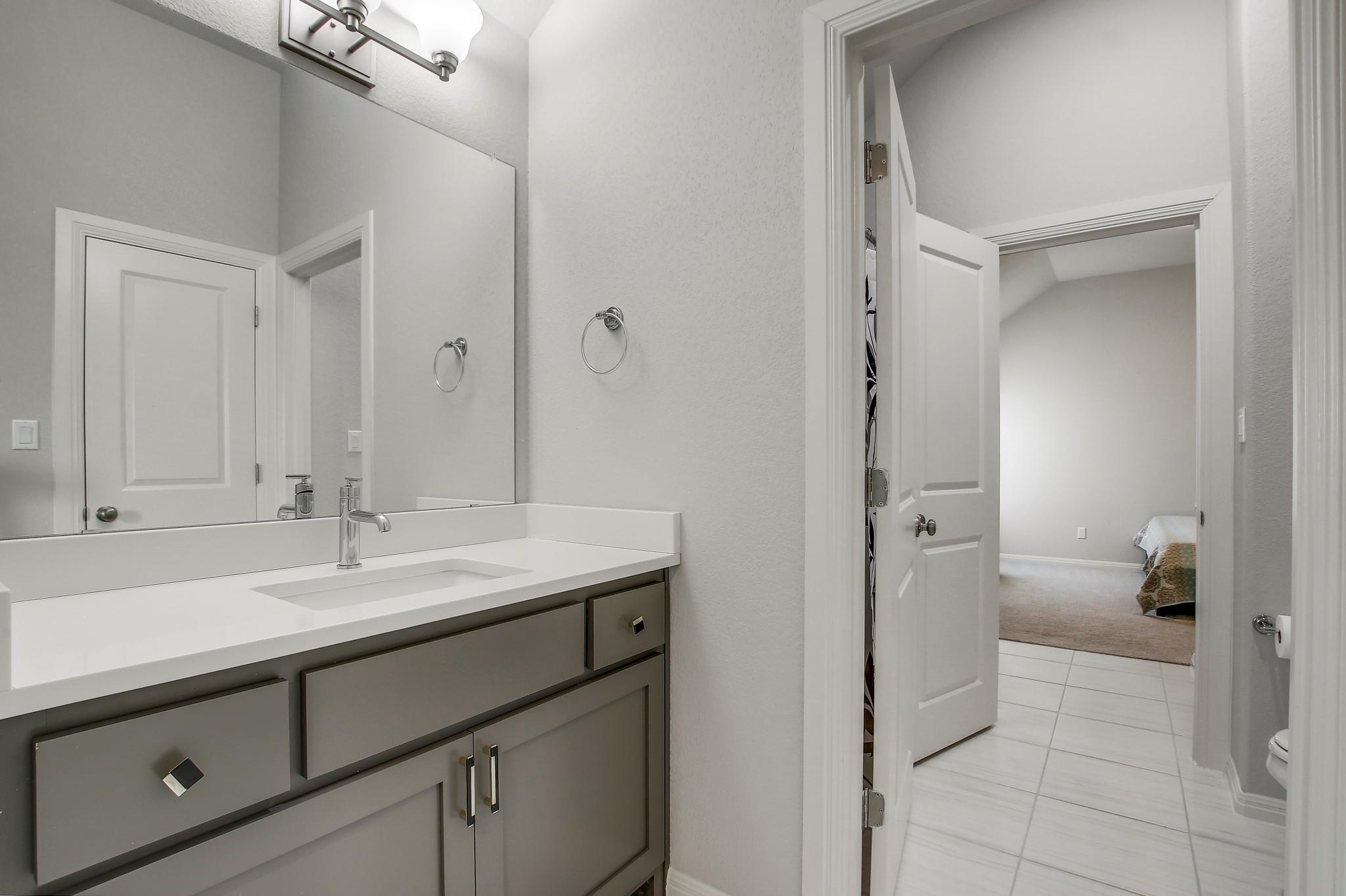 525 Houston Loop, Liberty Hill, TX 78642