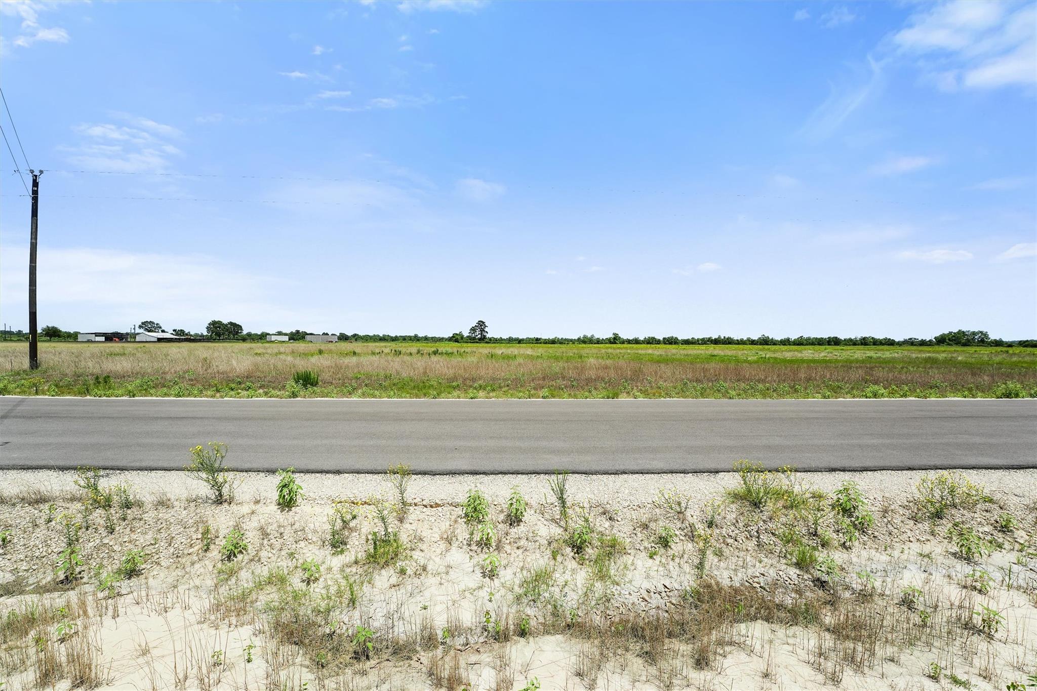 1287 Saddleback Dr, Bellville, TX 77418