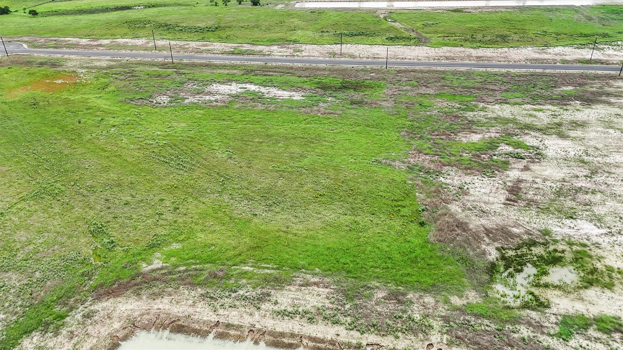 1287 Saddleback Dr, Bellville, TX 77418