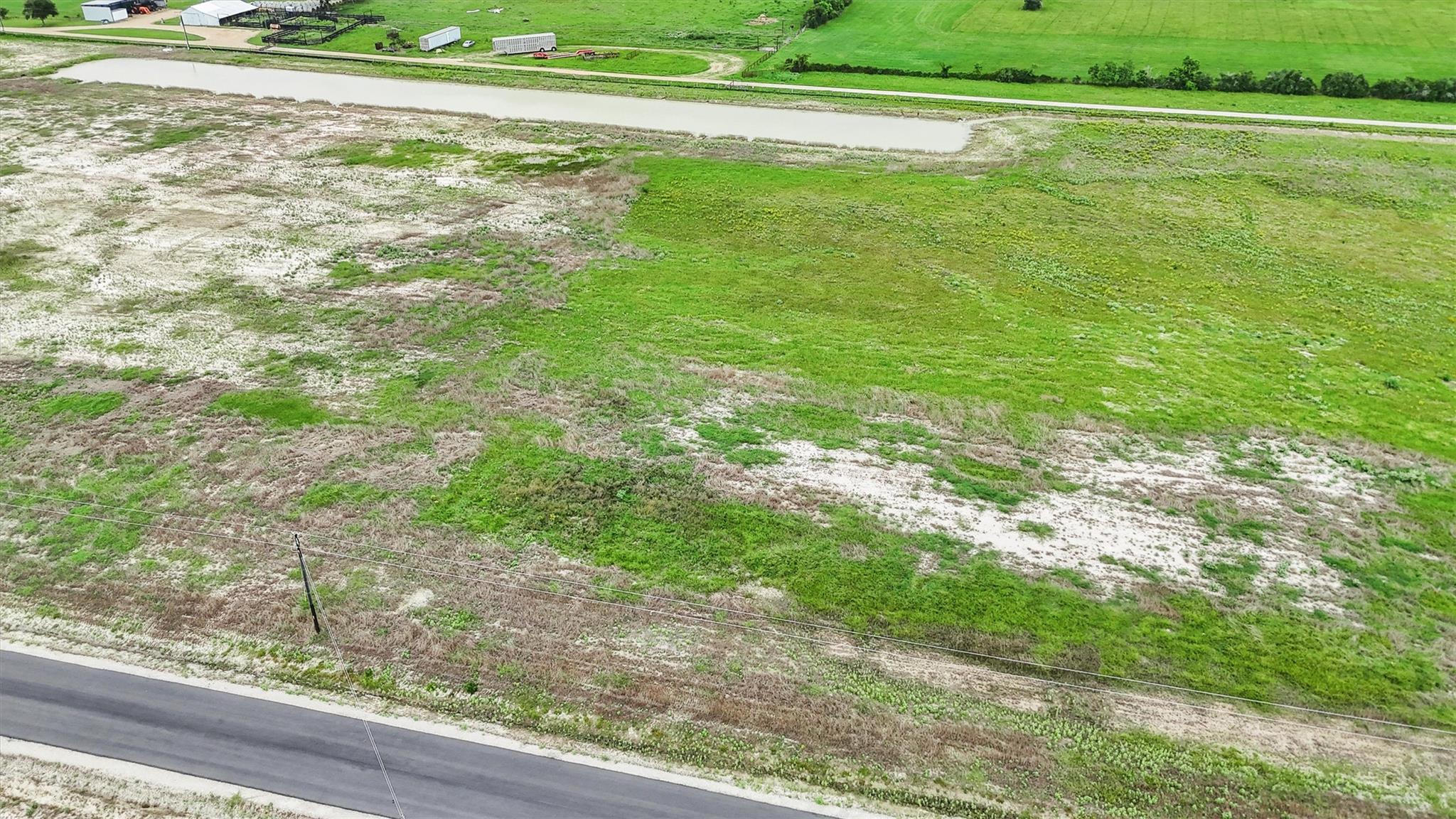 1287 Saddleback Dr, Bellville, TX 77418