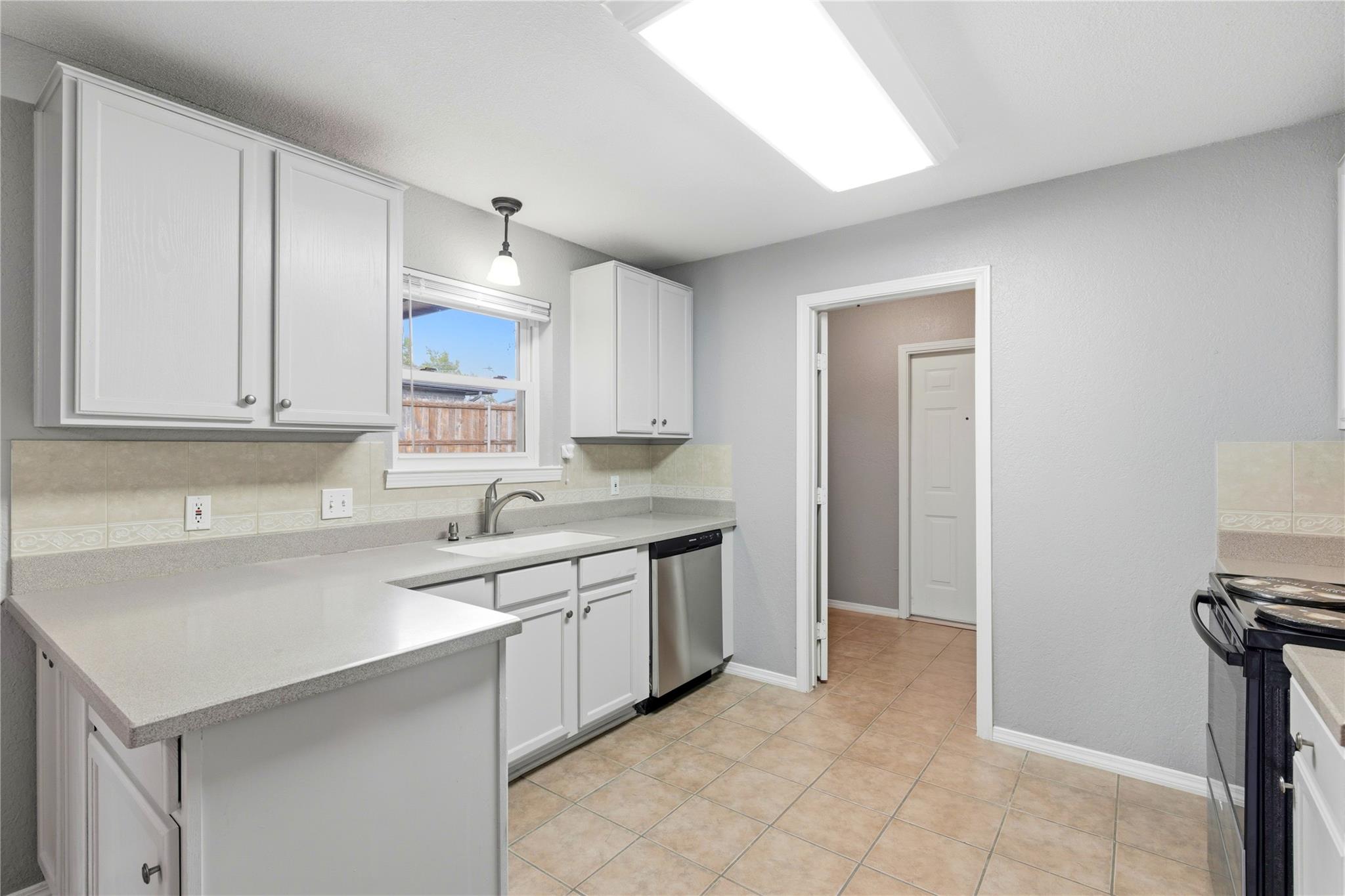 1711 Topaz Rd, Killeen, TX 76543