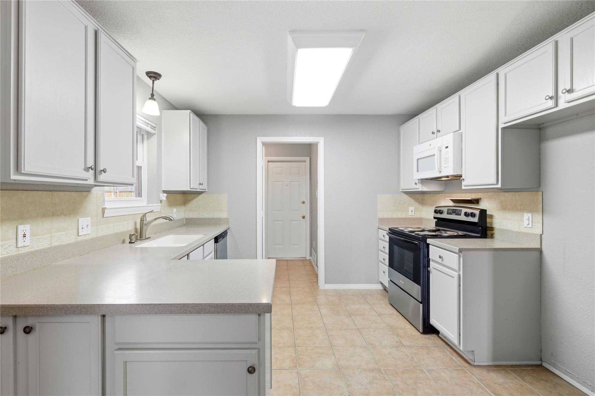 1711 Topaz Rd, Killeen, TX 76543