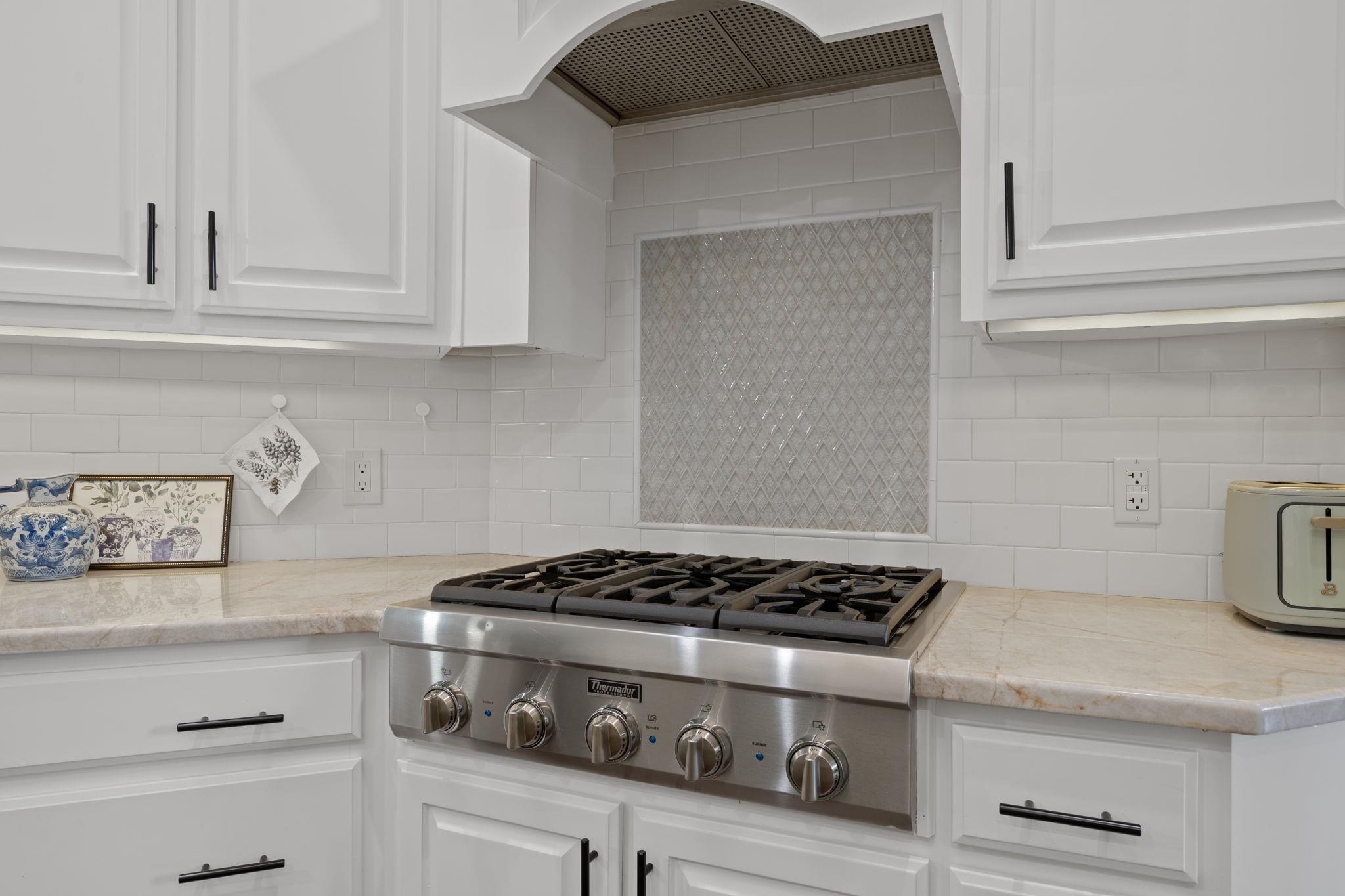 1005 Cedar Crest Cv, Round Rock, TX 78665