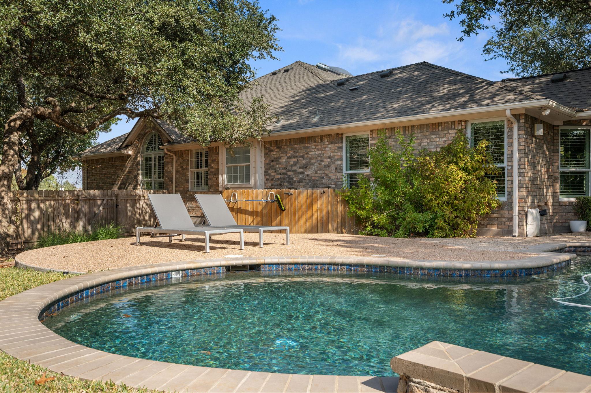 1005 Cedar Crest Cv, Round Rock, TX 78665