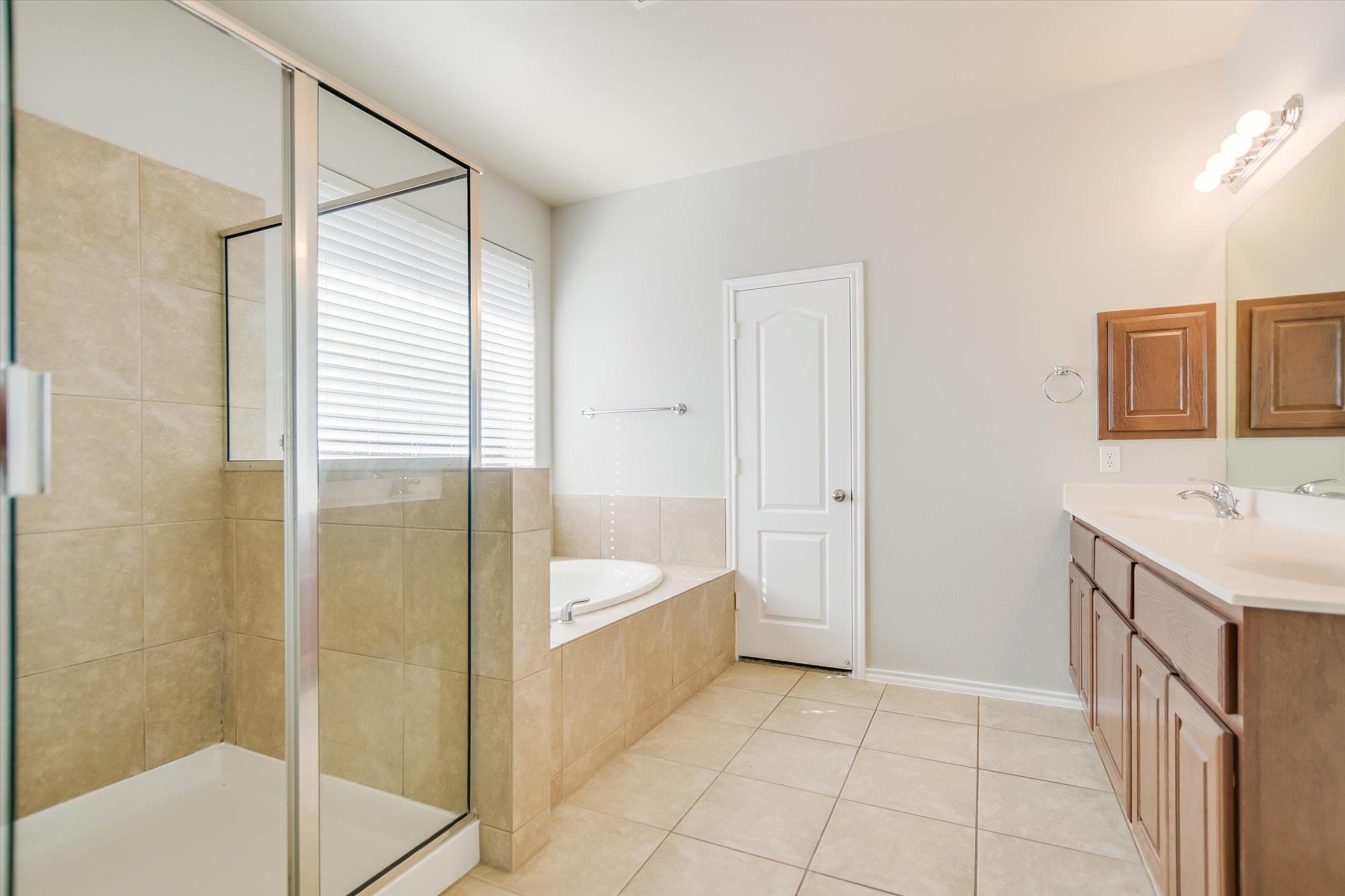 12528 Central Park Dr, Austin, TX 78732