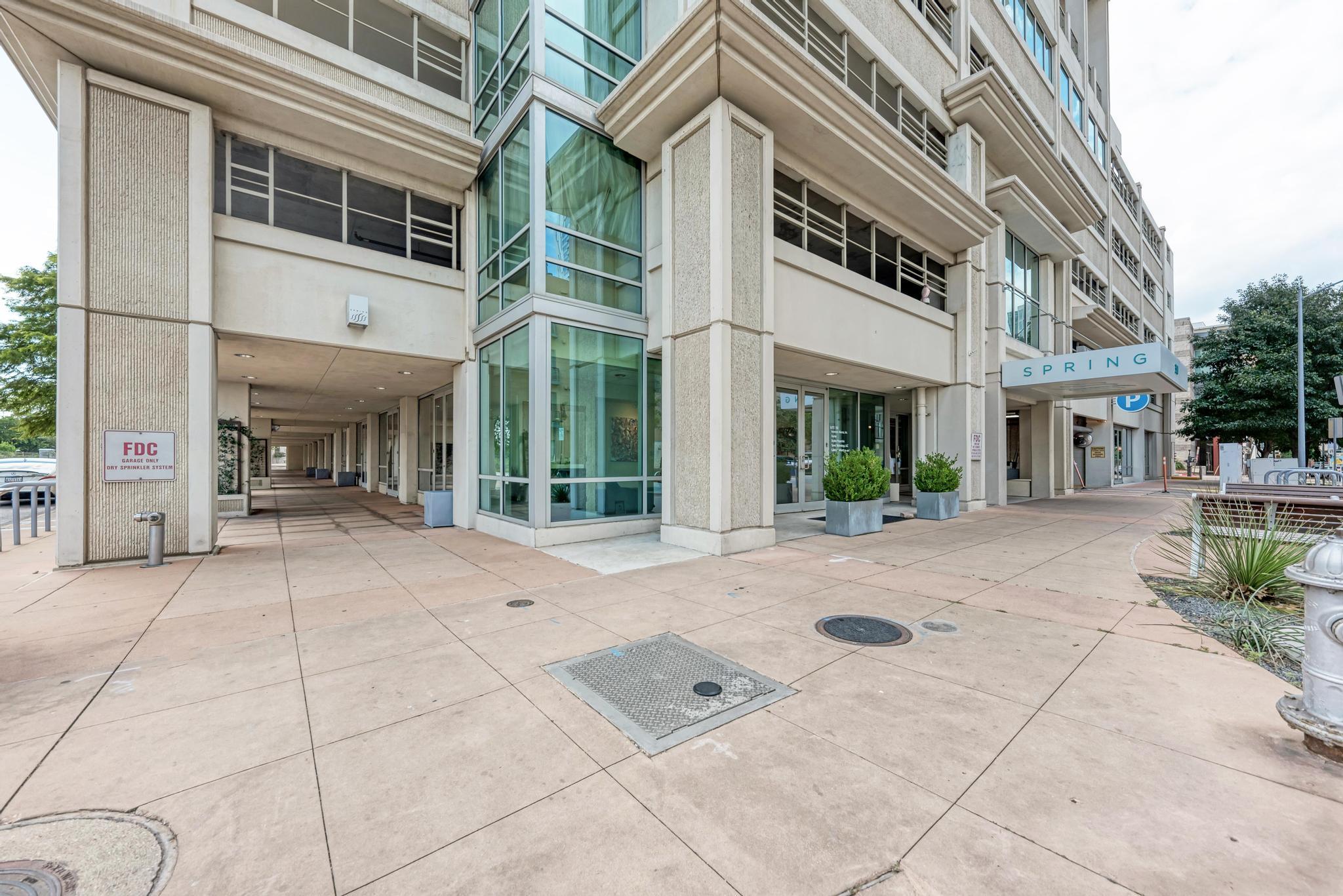 300 Bowie St # 2108, Austin, TX 78703