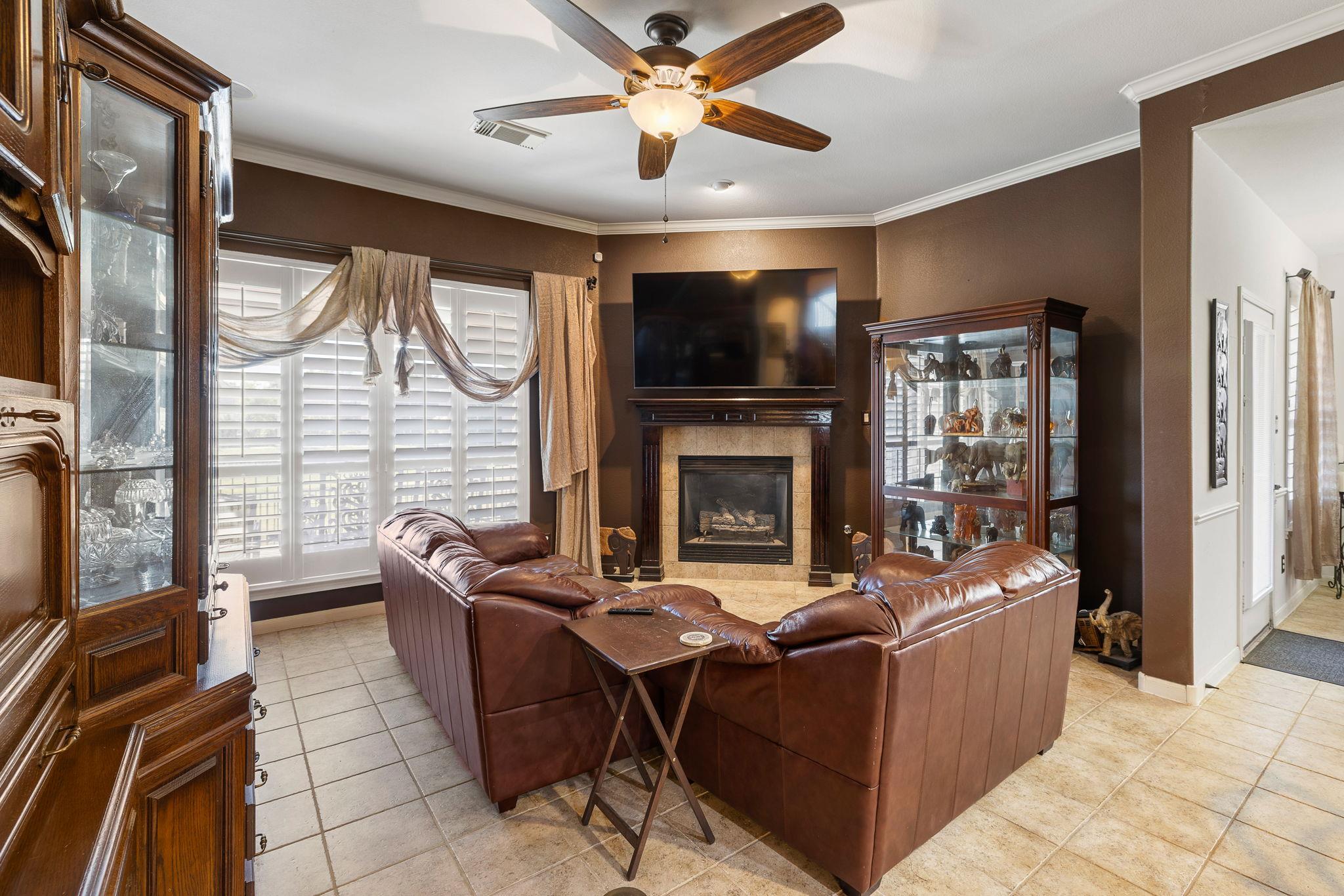 2908 Stonecreek Dr, Round Rock, TX 78681