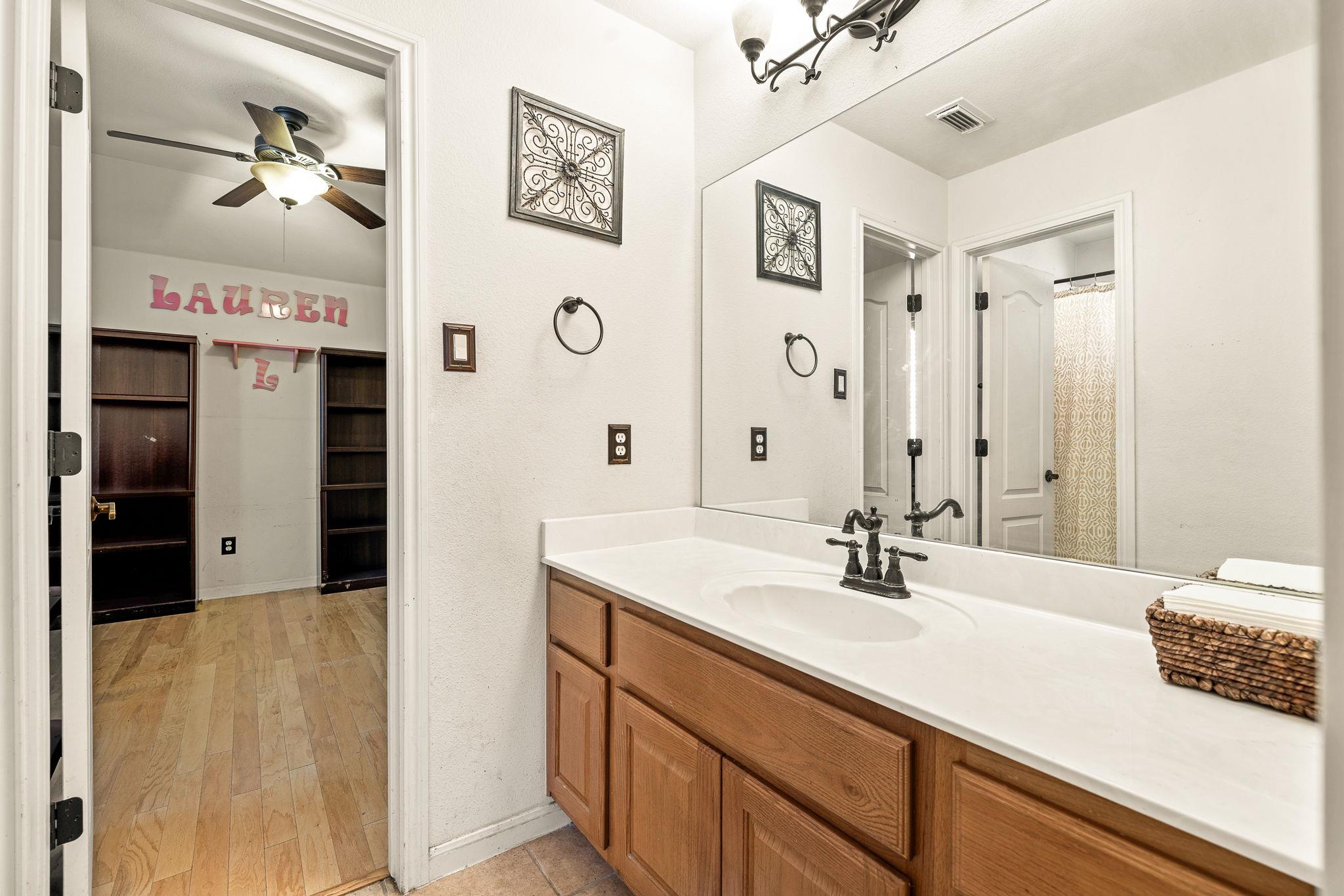 2908 Stonecreek Dr, Round Rock, TX 78681