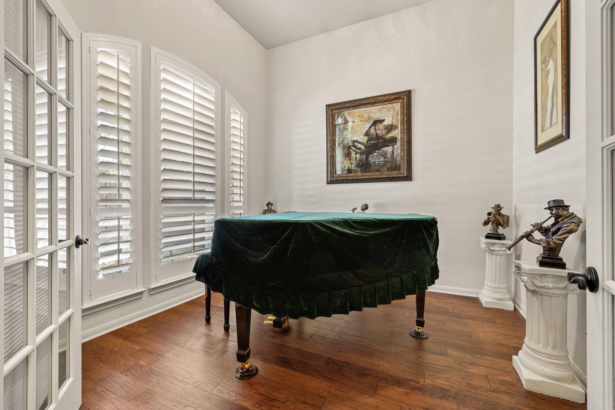 2908 Stonecreek Dr, Round Rock, TX 78681