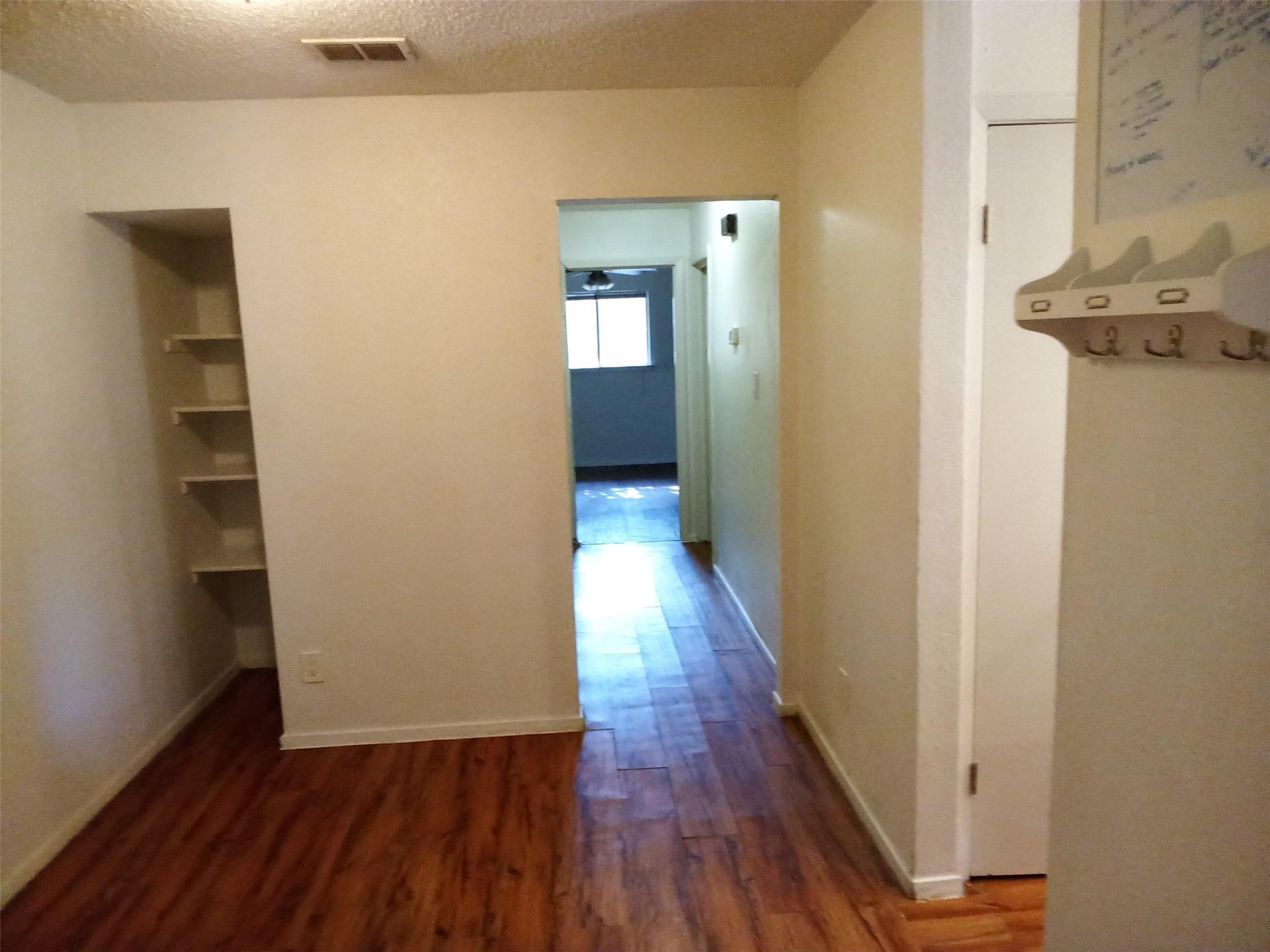 907 B Sirocco Dr, Austin, TX 78745