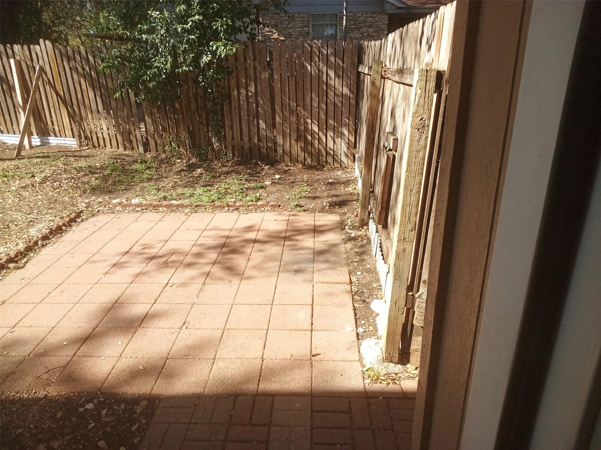 907 B Sirocco Dr, Austin, TX 78745