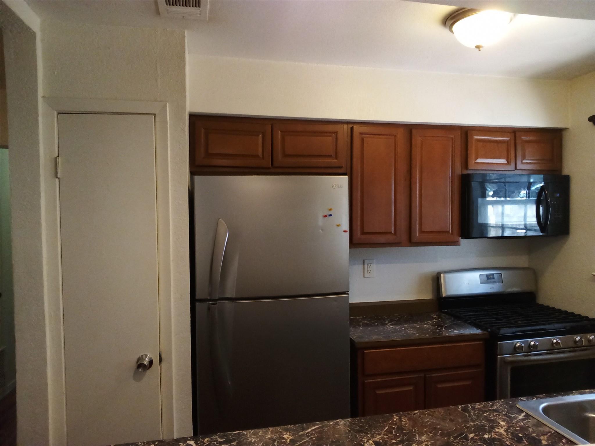 907 B Sirocco Dr, Austin, TX 78745