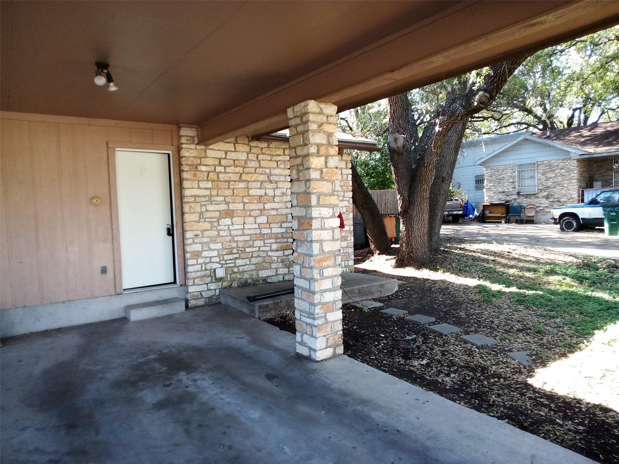 907 B Sirocco Dr, Austin, TX 78745