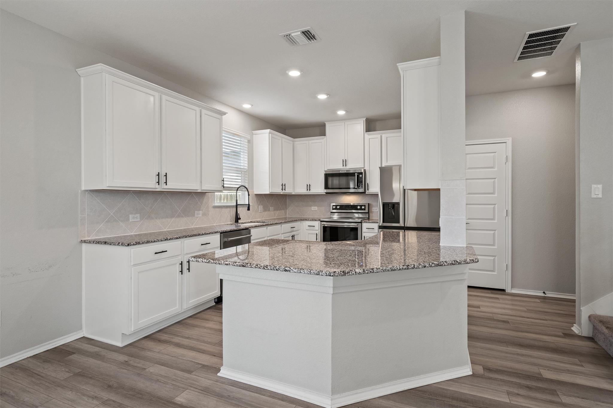 213 Sweet Autumn Dr, Georgetown, TX 78626