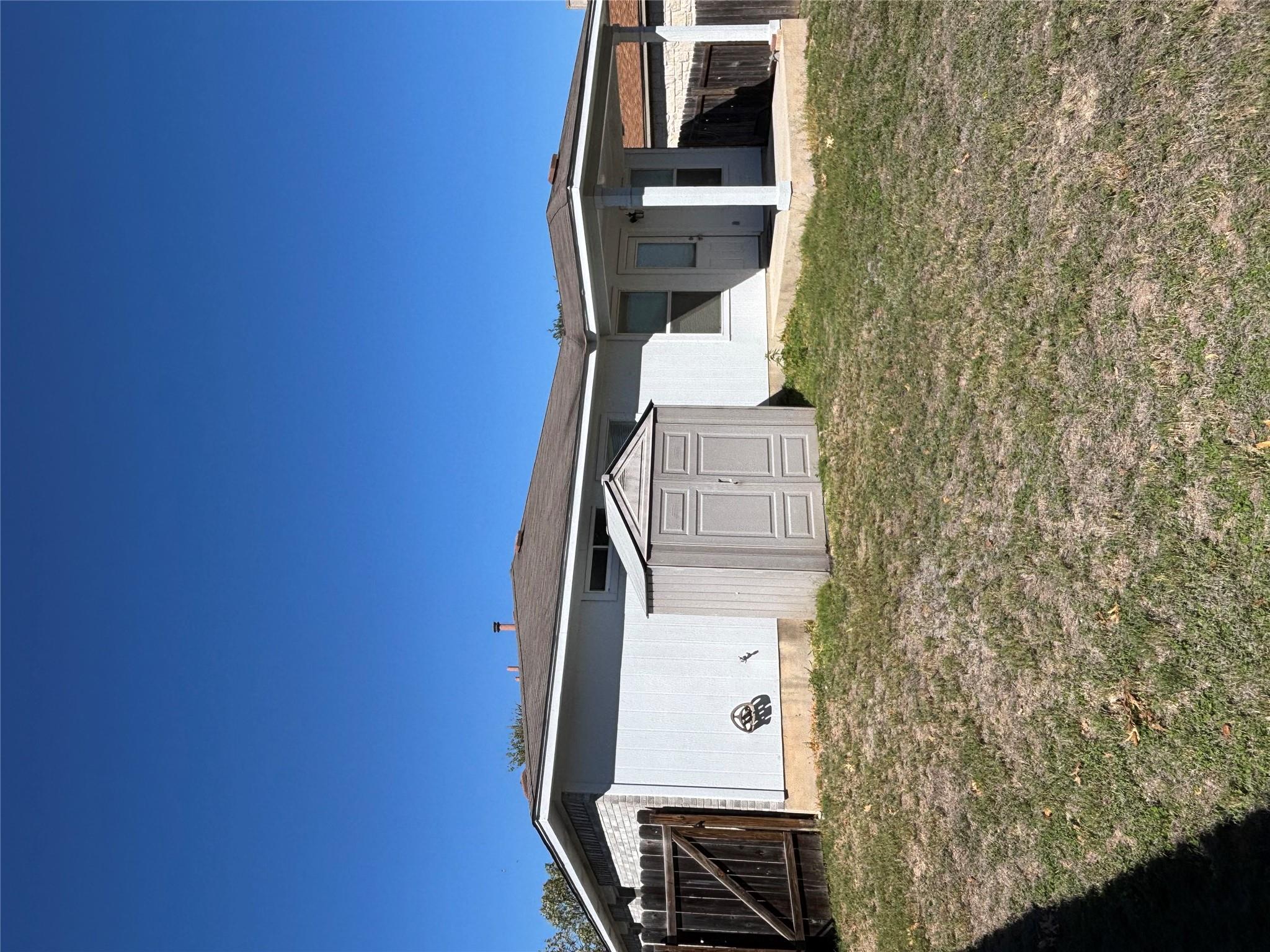 127 Salado Dr, Kyle, TX 78640