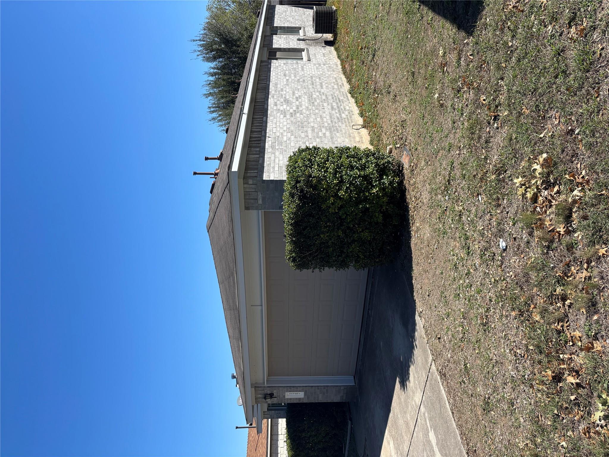 127 Salado Dr, Kyle, TX 78640