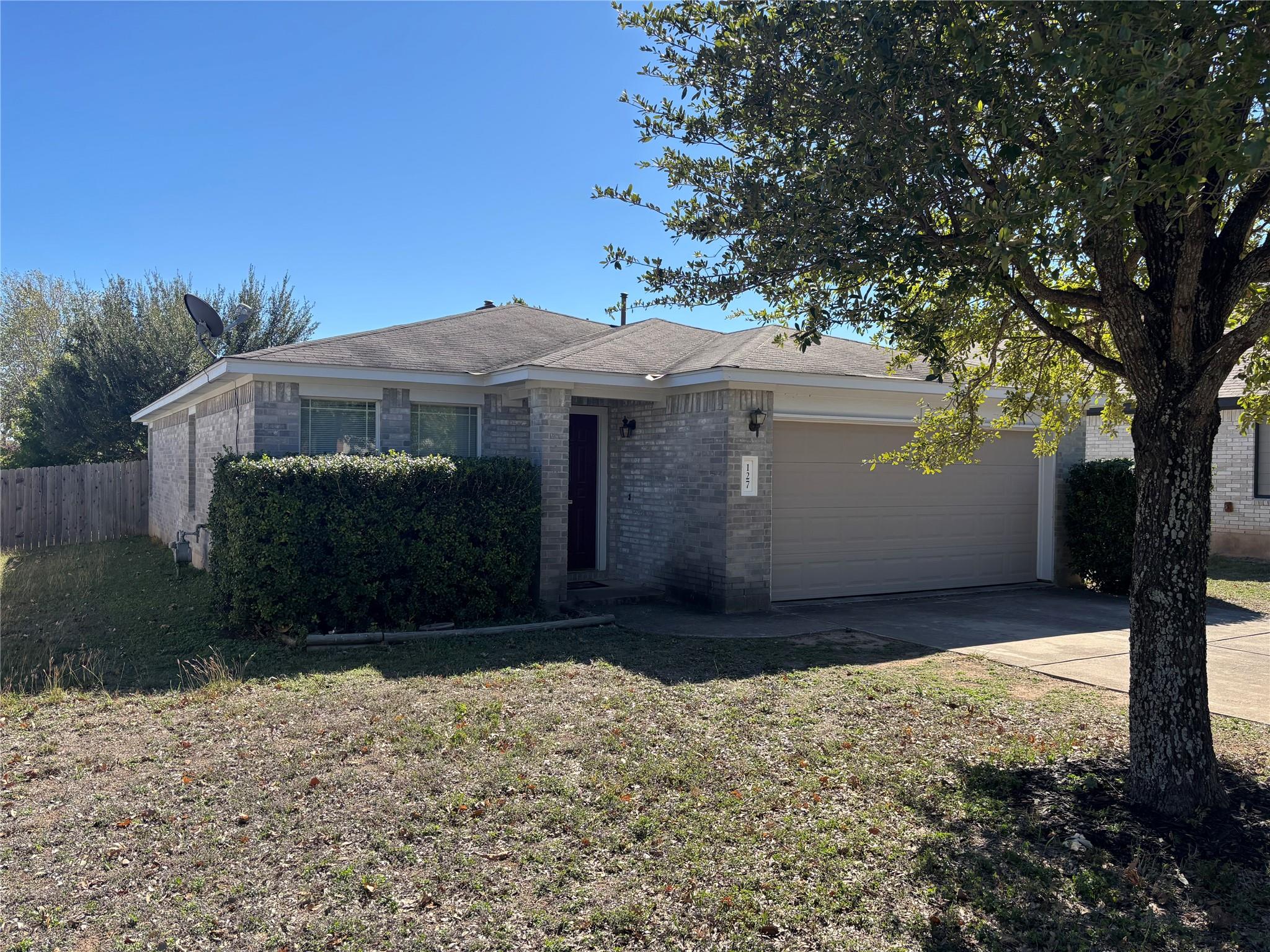 127 Salado Dr, Kyle, TX 78640