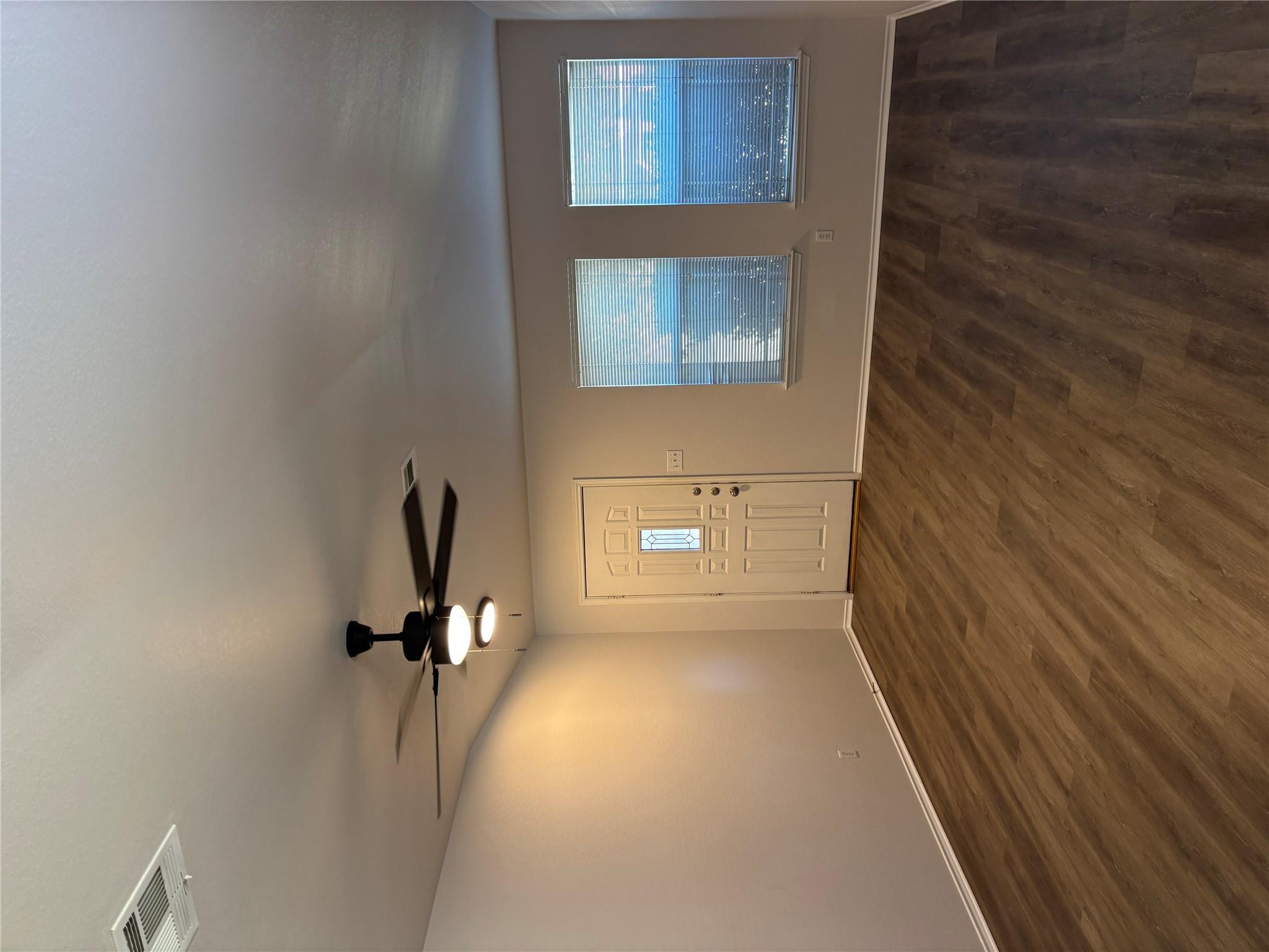 127 Salado Dr, Kyle, TX 78640