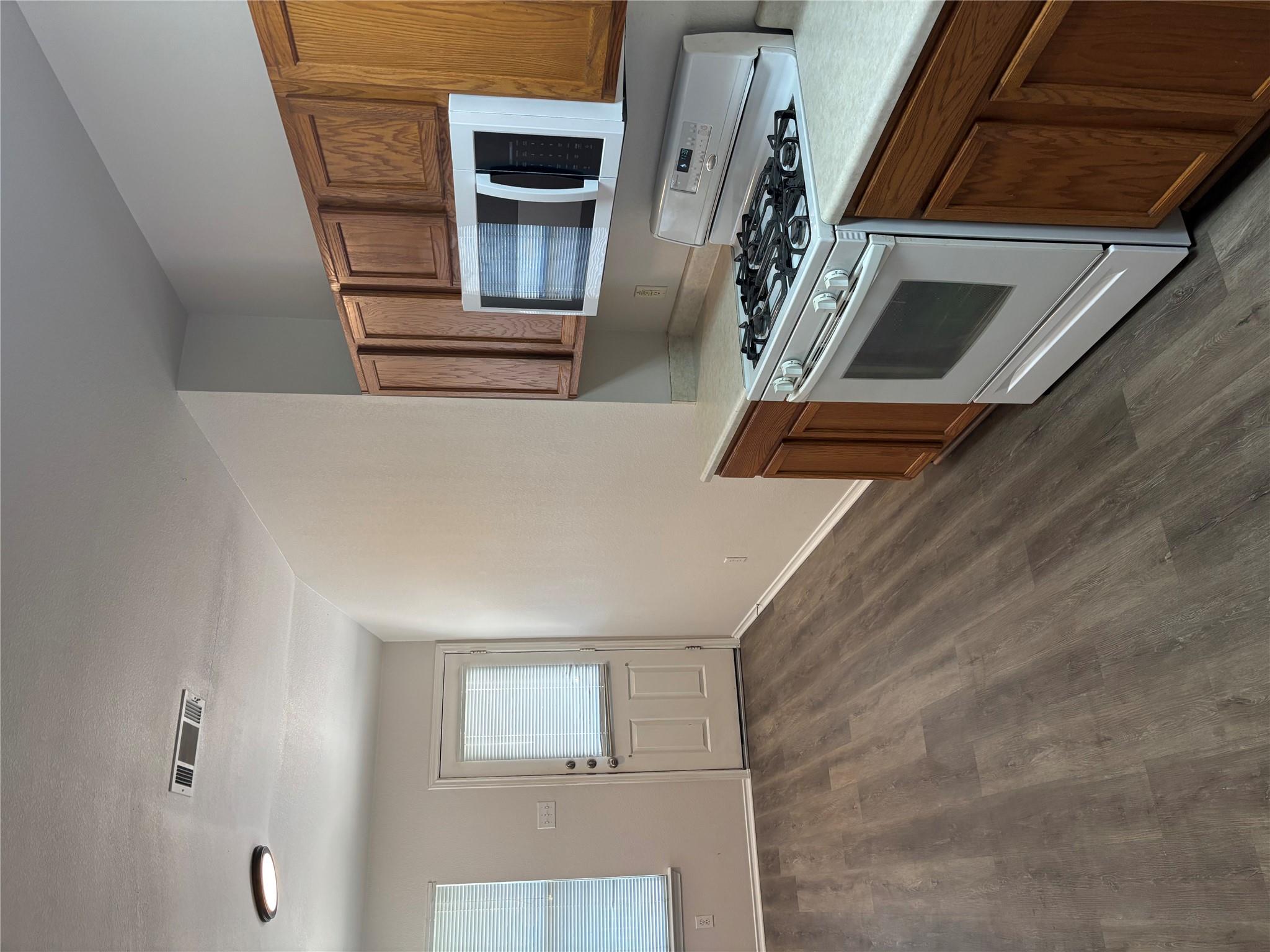 127 Salado Dr, Kyle, TX 78640