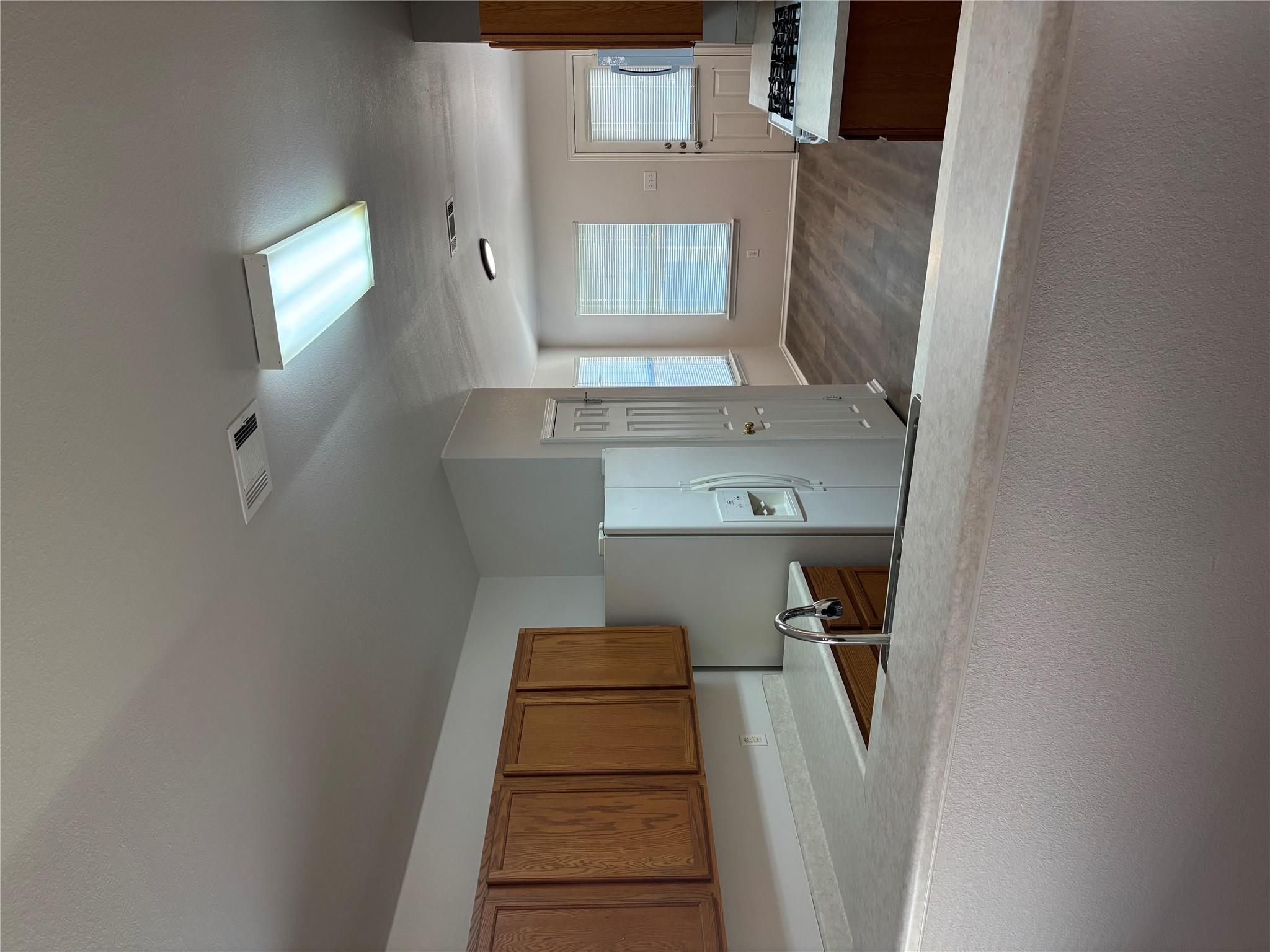 127 Salado Dr, Kyle, TX 78640