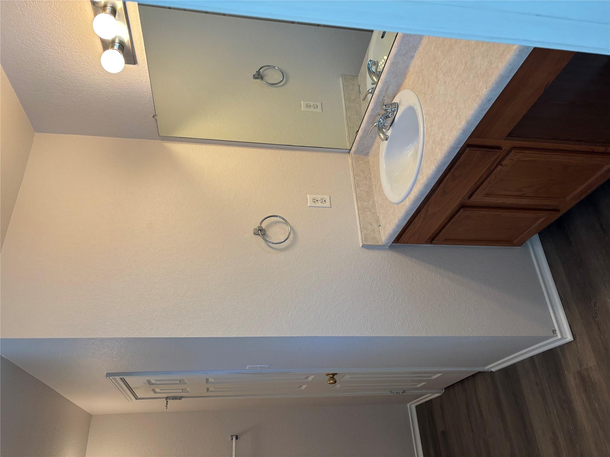 127 Salado Dr, Kyle, TX 78640