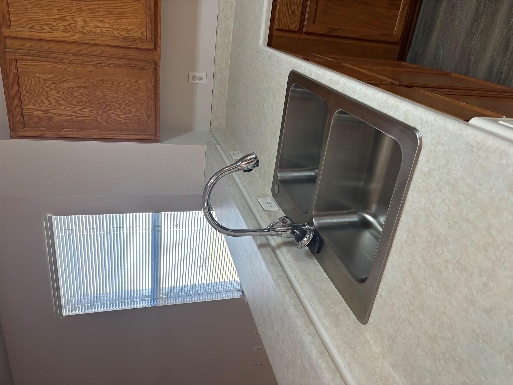 127 Salado Dr, Kyle, TX 78640