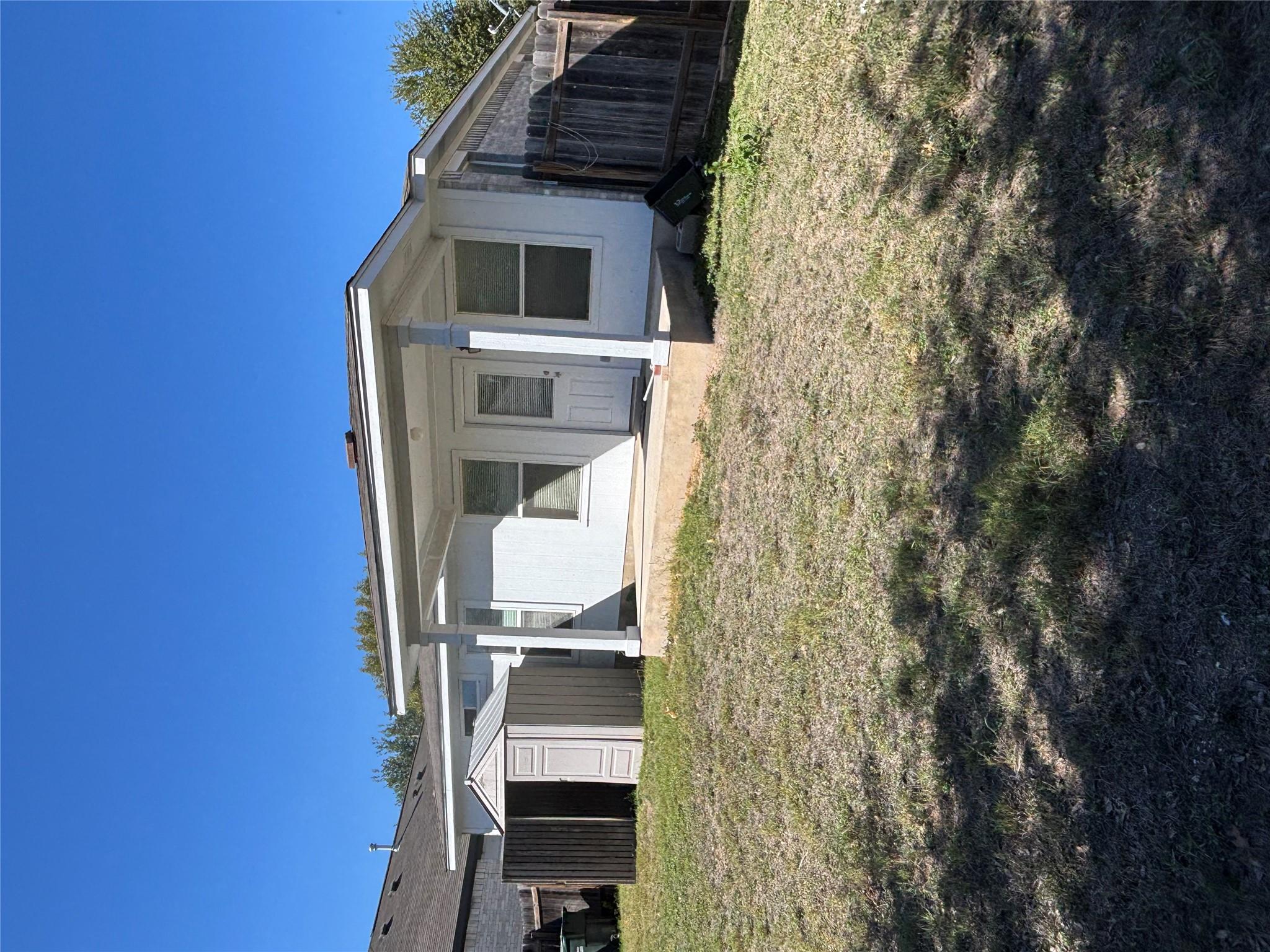 127 Salado Dr, Kyle, TX 78640