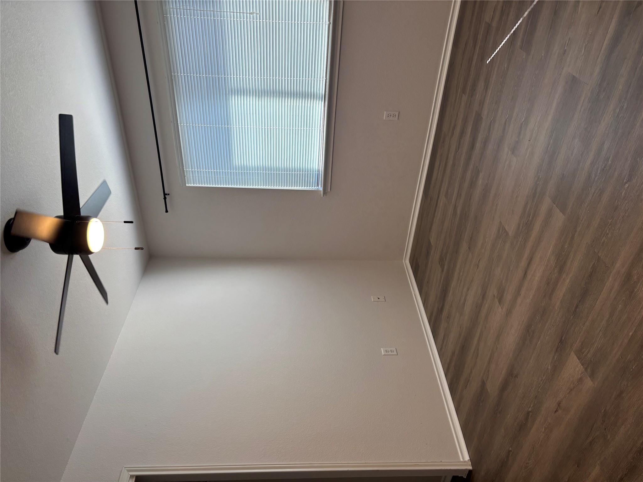 127 Salado Dr, Kyle, TX 78640