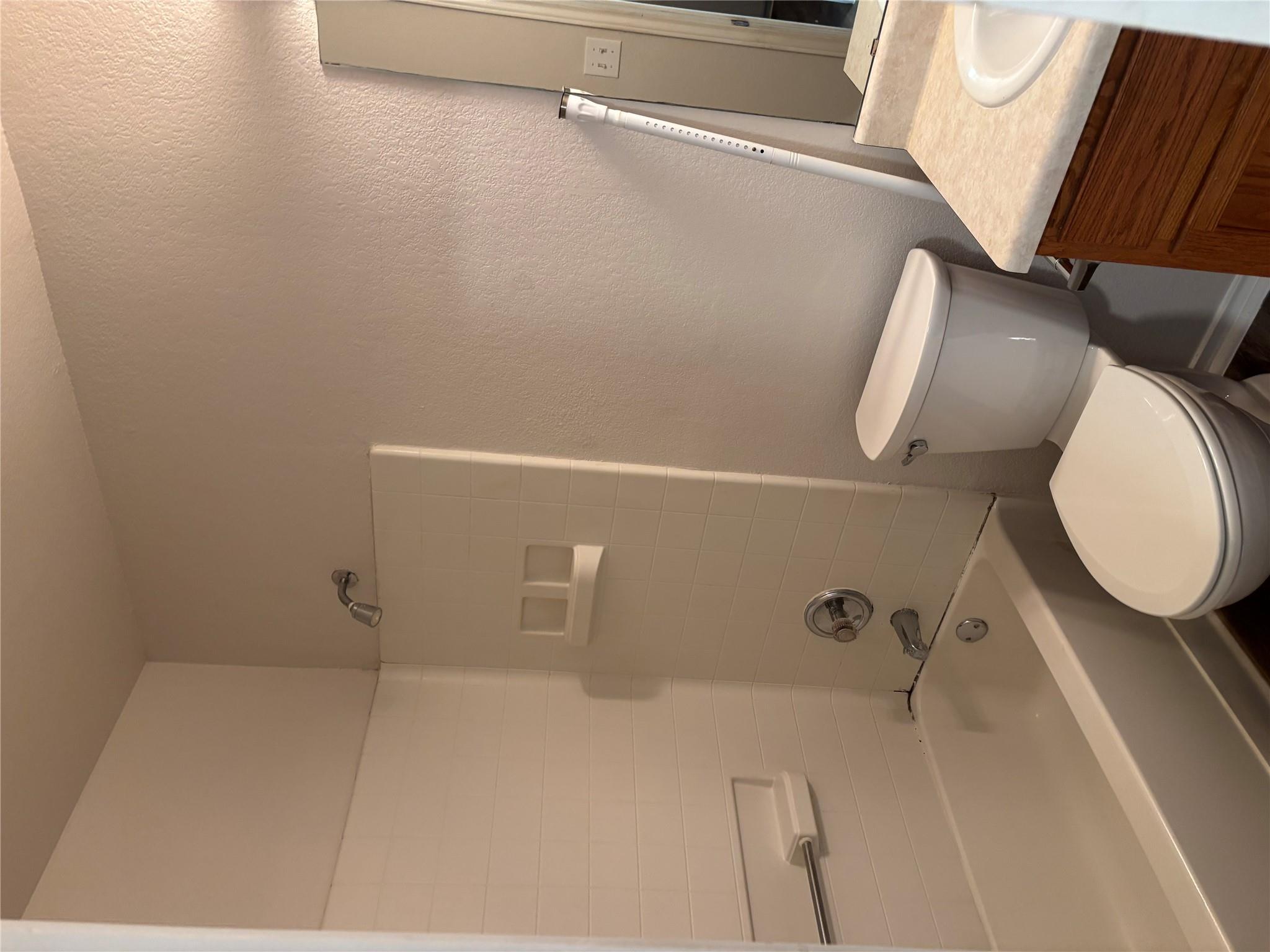 127 Salado Dr, Kyle, TX 78640