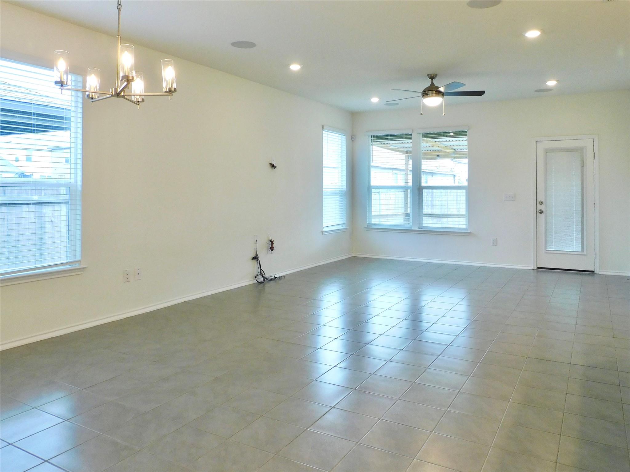 246 Teller Dr, Lockhart, TX 78644