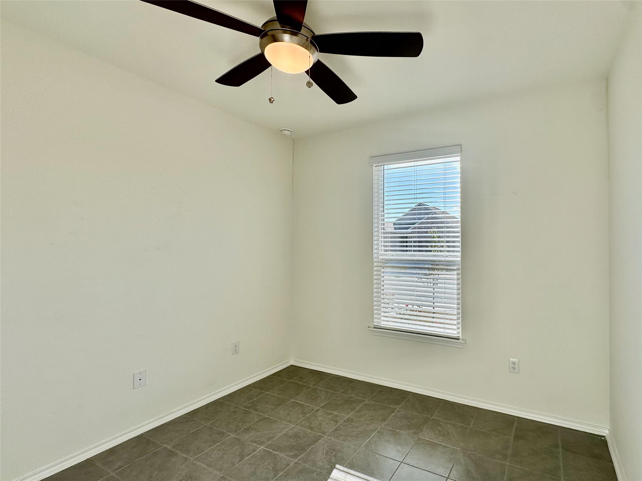 246 Teller Dr, Lockhart, TX 78644